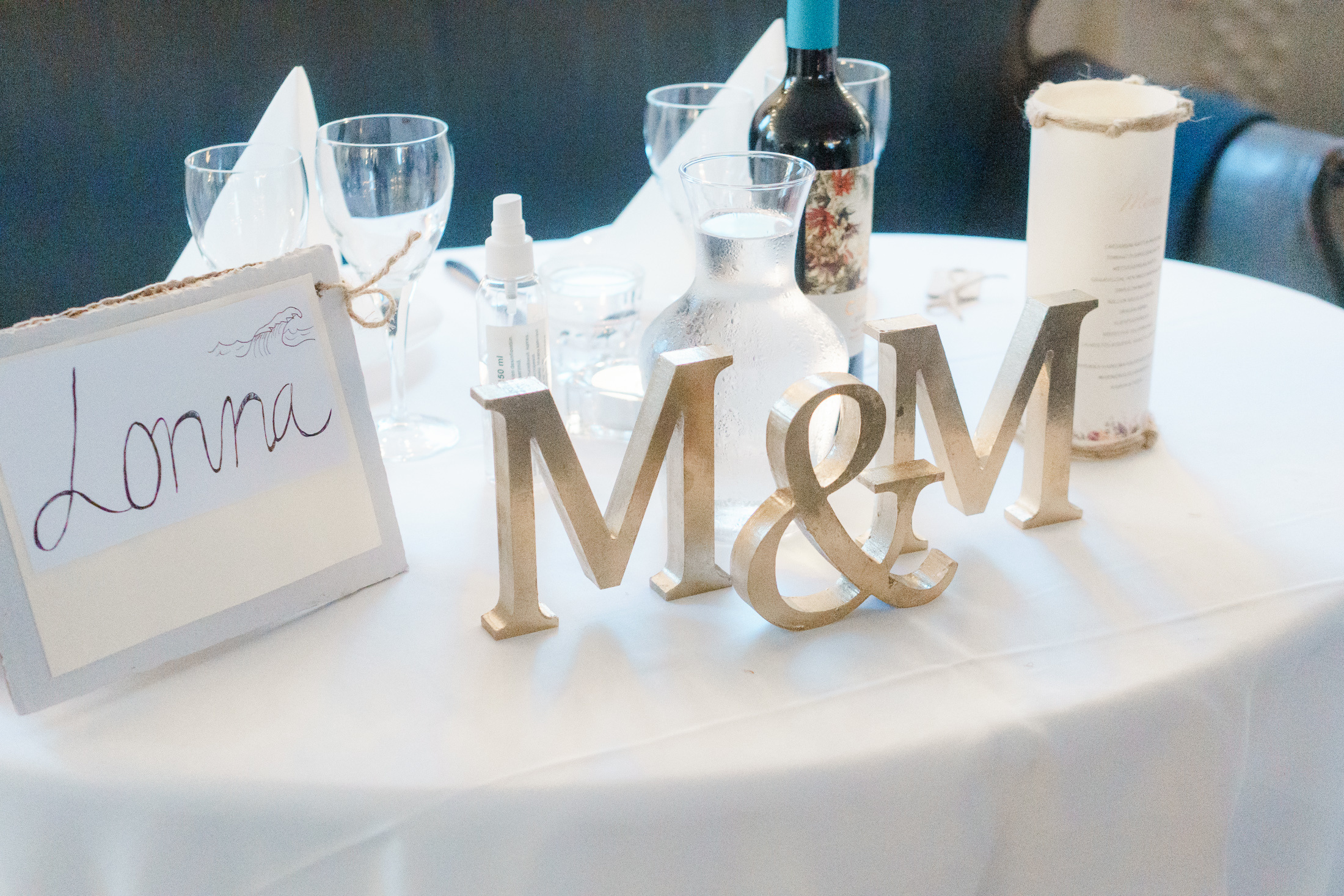 Syksyinen hääkuvaus Helsingissä: Sokos hotelli, ortodoksinen vihkiminen ja Relandersgrund Majakkalaiva