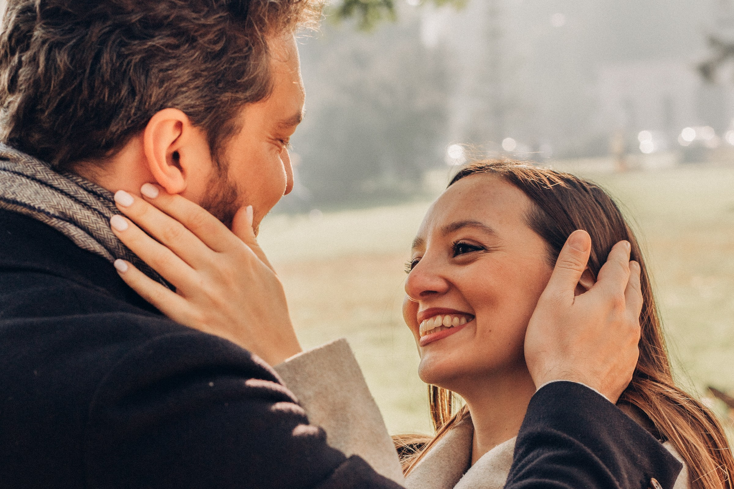 Golden autumn in Milan. Lovestory shoot. Anastasiia Buchinskaia Photographer in Milan