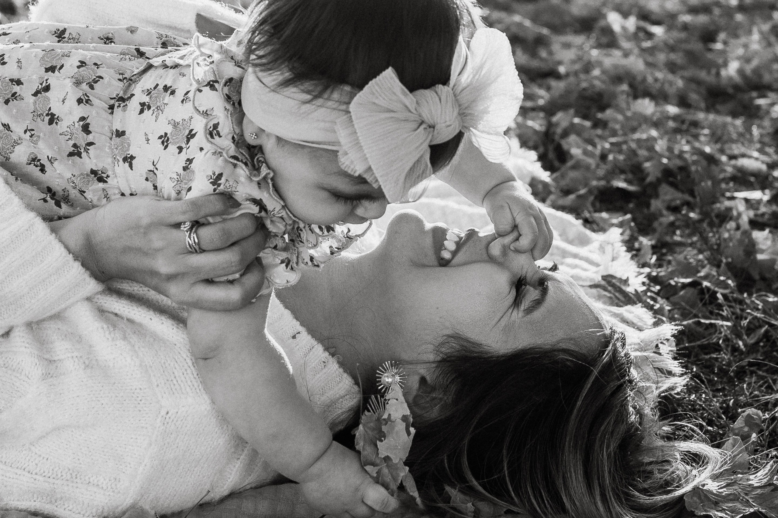 Fall Family Photography – Warm & Cozy Outdoor Session. Alisa Tant — Family and newborn photographer Bucks County, Montgomery county, Philadelphia, NJ