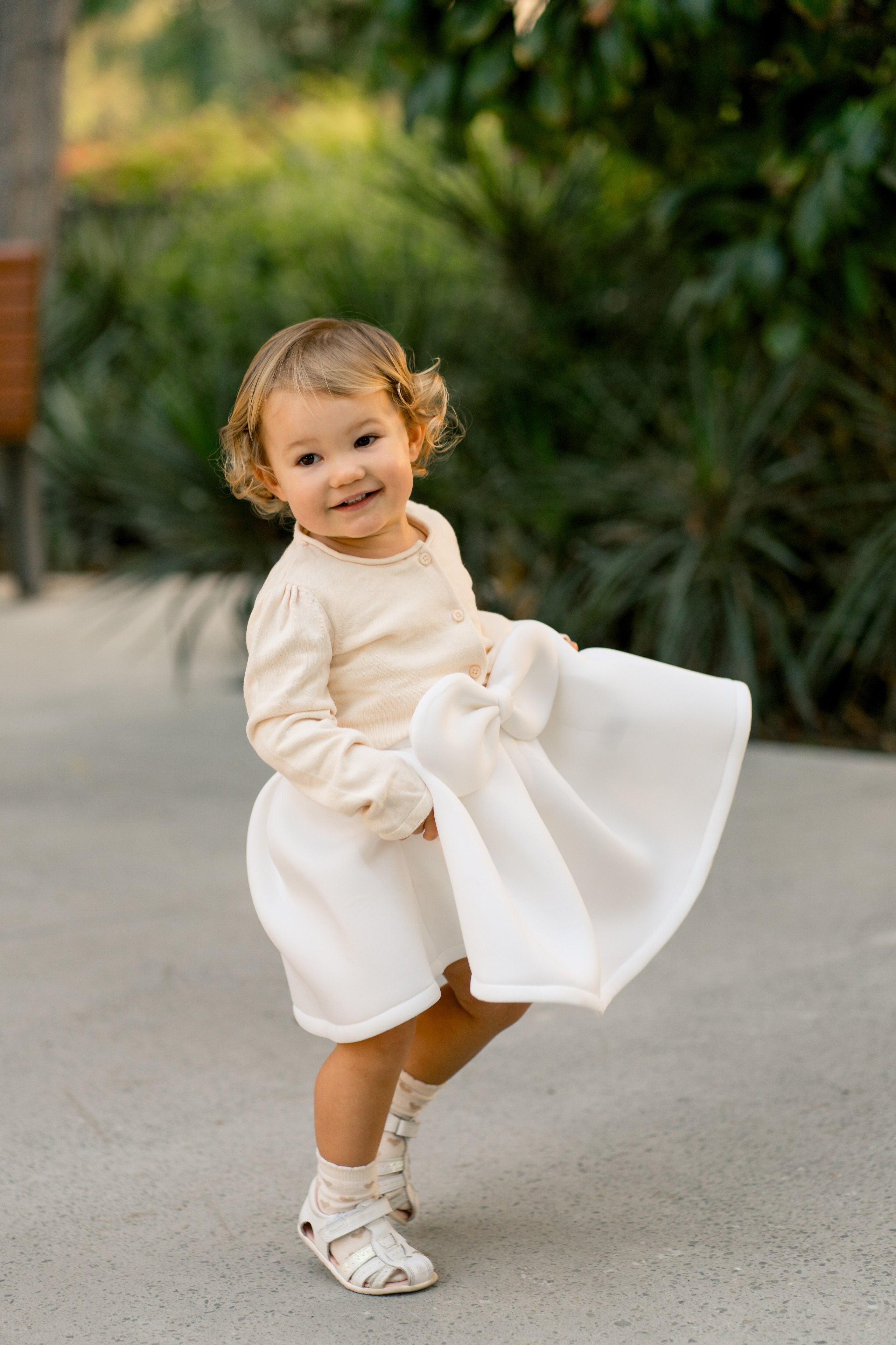 Lifestyle photographer in Abu Dhabi natural light