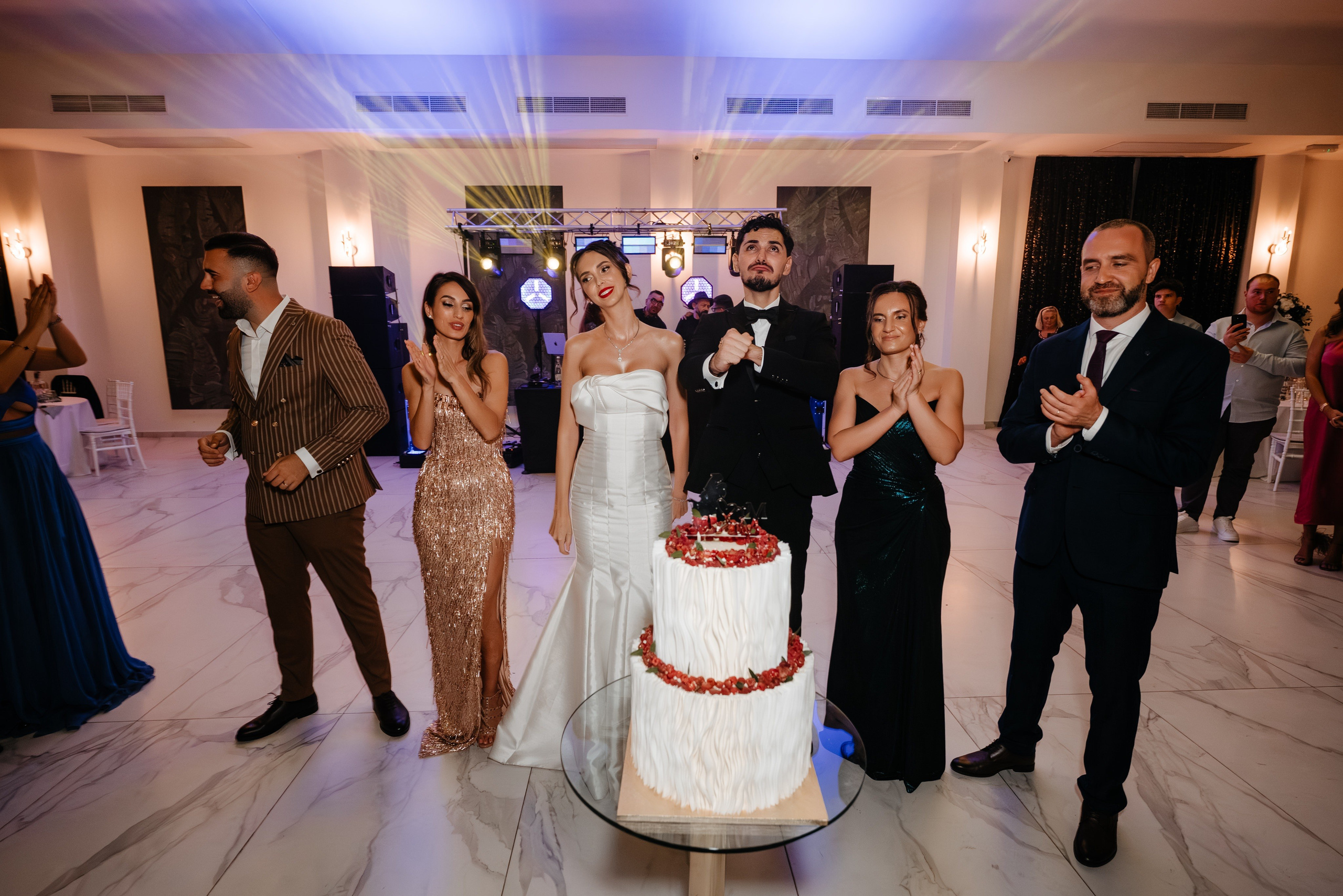 Povestea de nuntă a lui Anca și Dragoș în Bacău | Fotografie de Eveniment. Raw Studio. Fotograful tau de nunta!