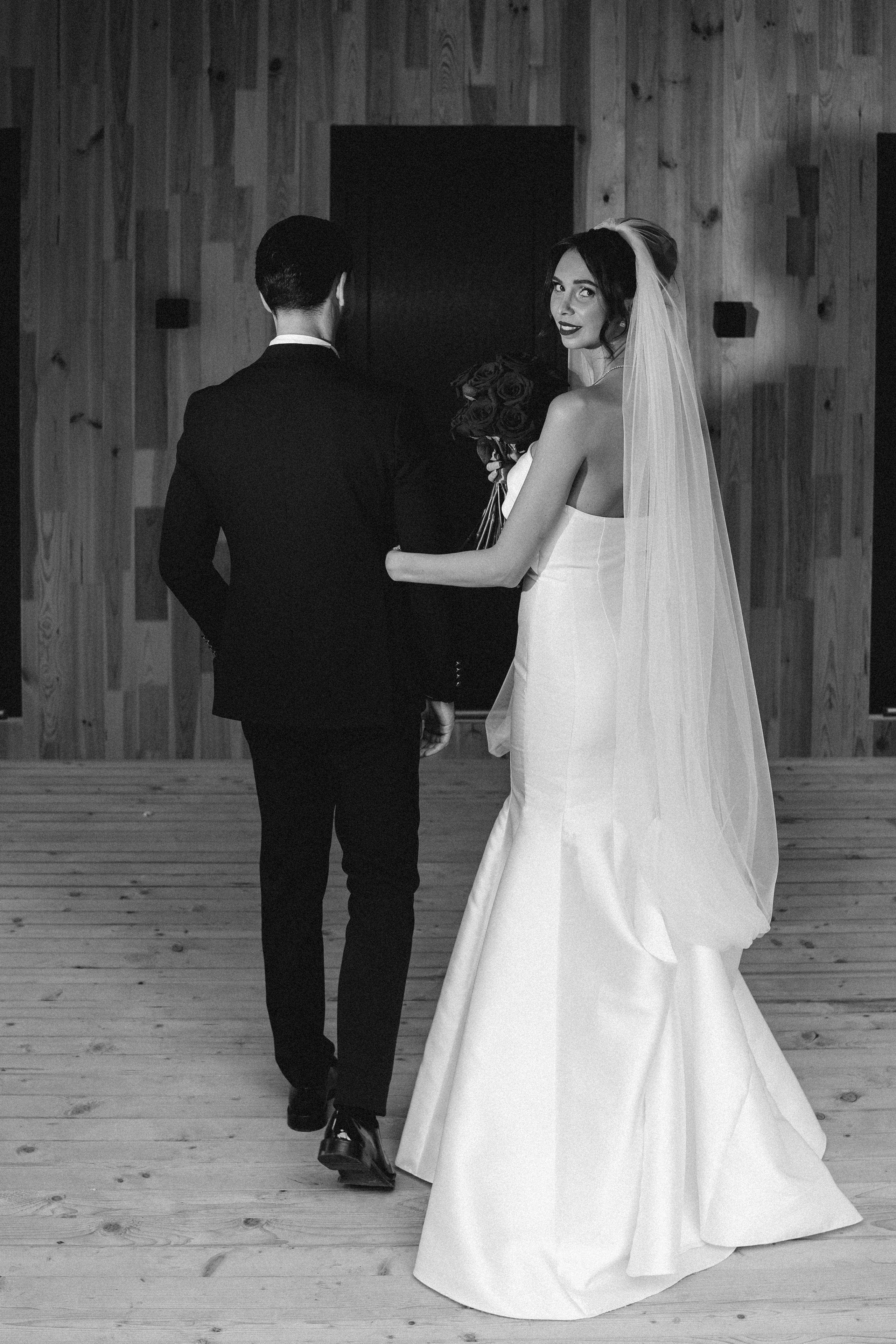 Povestea de nuntă a lui Anca și Dragoș în Bacău | Fotografie de Eveniment. Raw Studio. Fotograful tau de nunta!