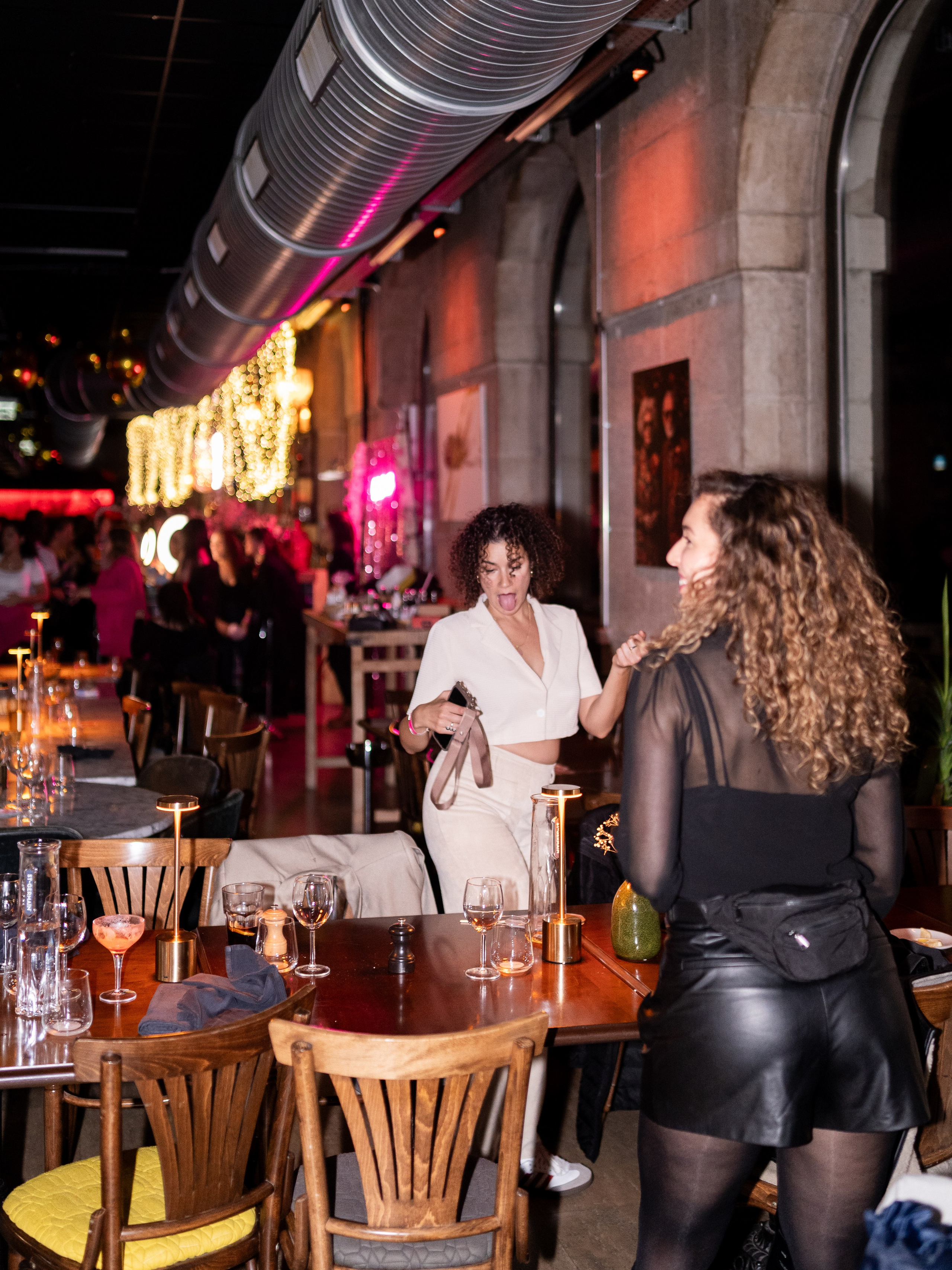 Soirée « Give Mama a Drink » aux Halles de l’Île – Photographe d’événements à Genève, Eugenia Andres. Photographe à Genève - Eugenia Andres