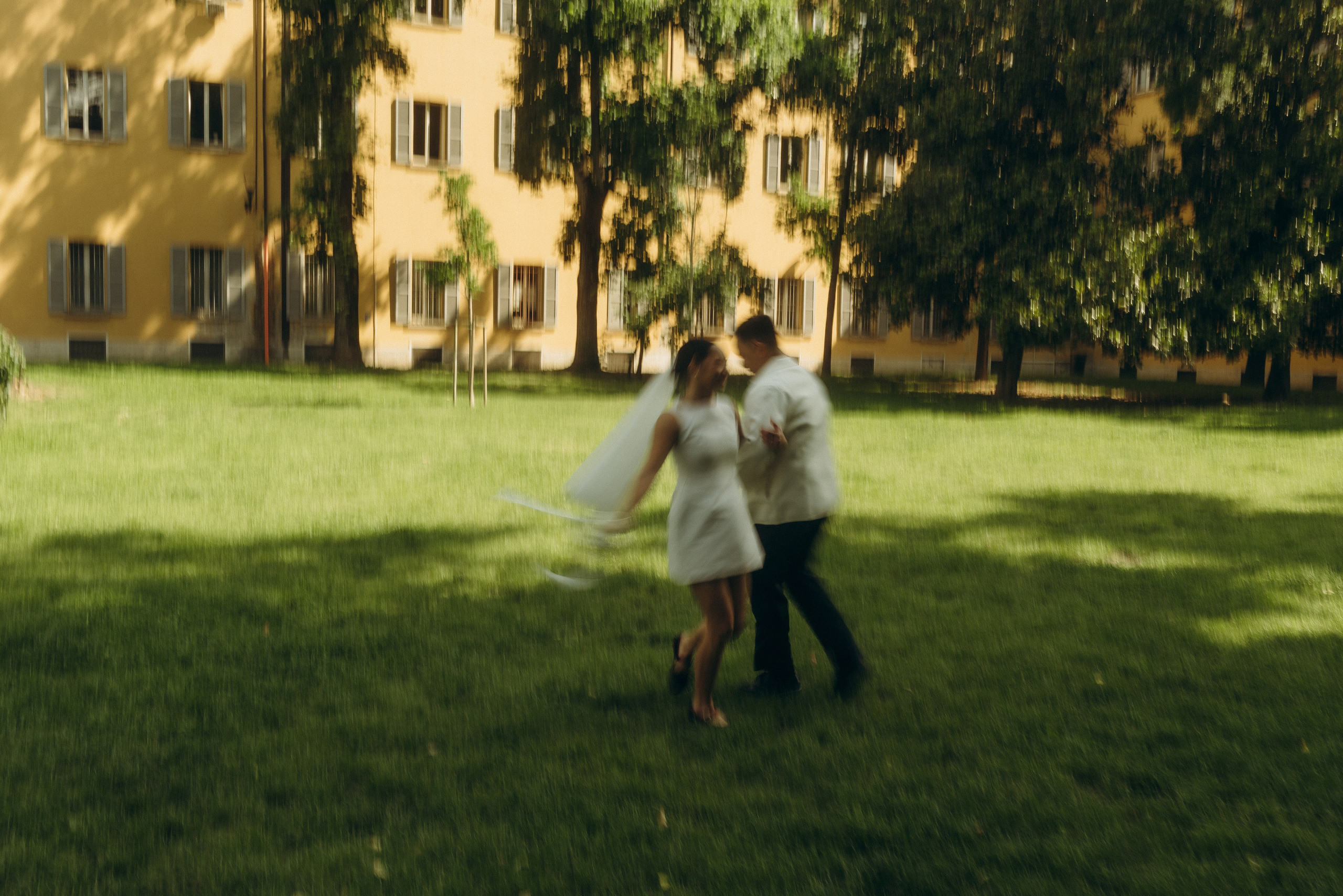 Engagement in Italy: 9 Tips for a Perfect Photoshoot. Anastasiia Buchinskaia Fotografa Milano
