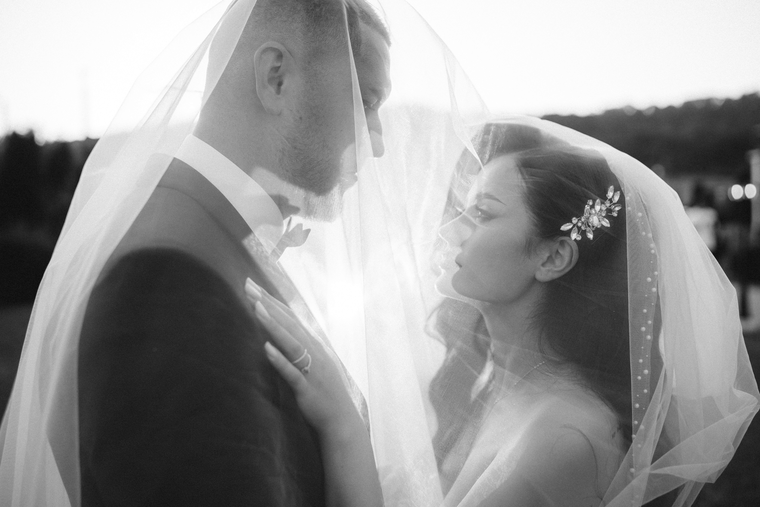 Catalina & Remus. Raw Studio. Fotograful tau de nunta!