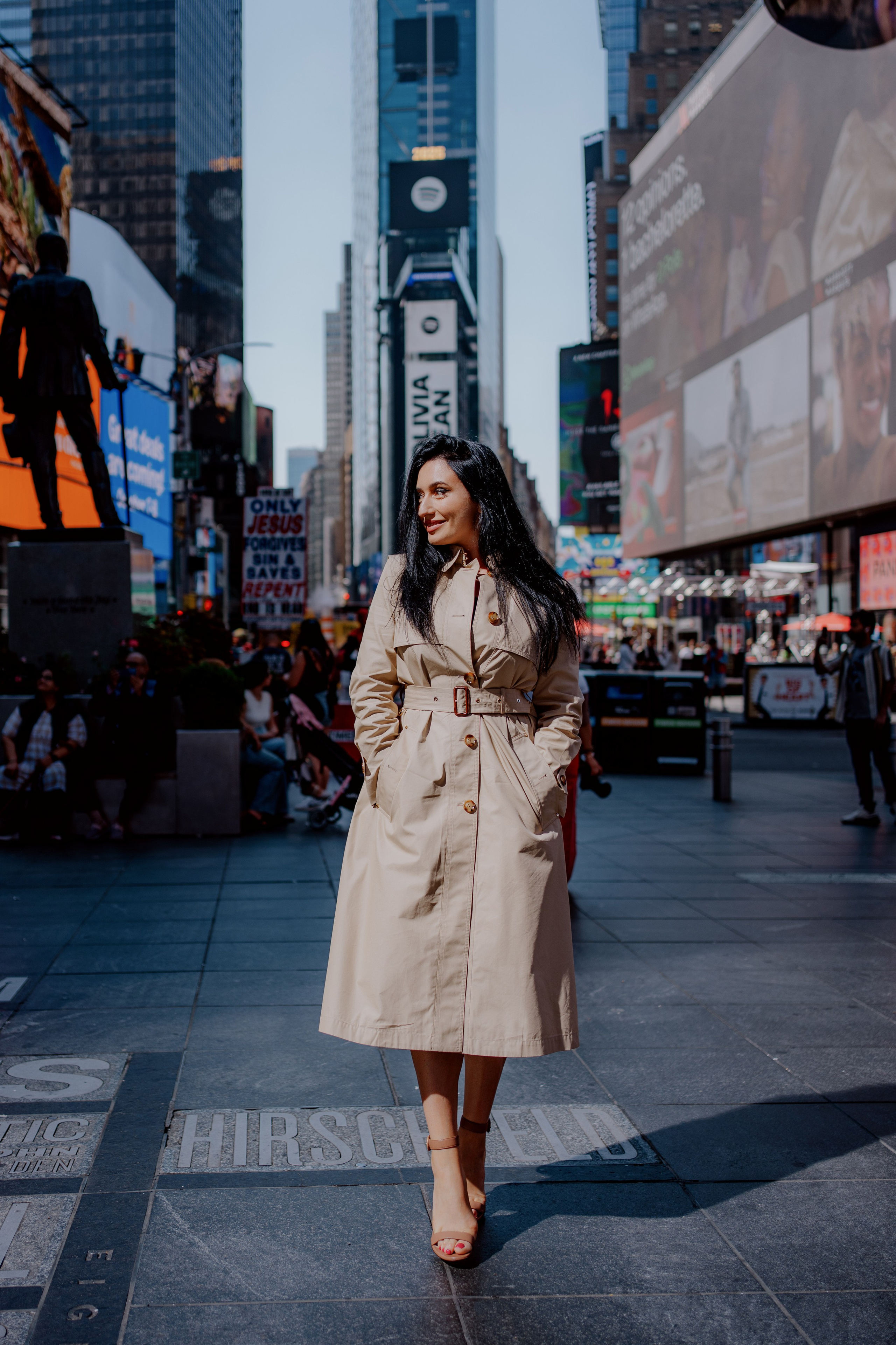 Madalina. Videographer and photographer in New York // MAKAROV.VIDEO