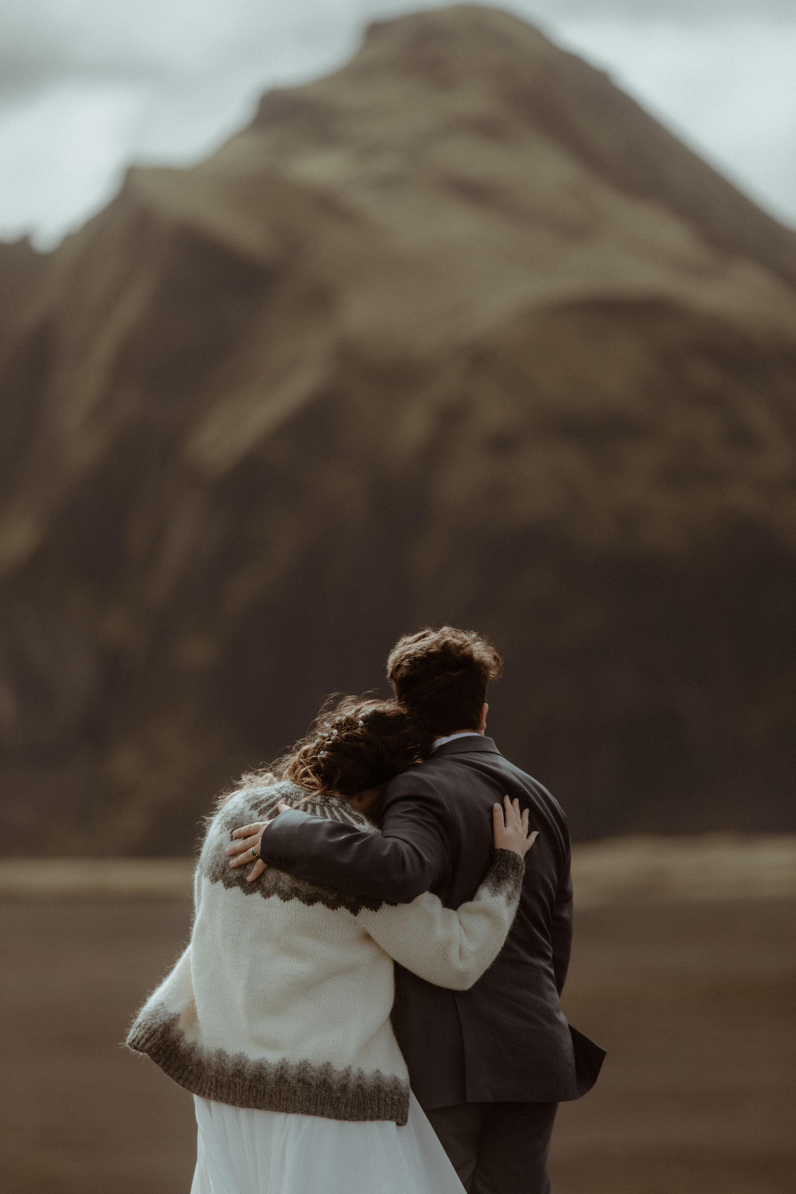 Elopement at Black sand beach in Iceland. Iceland elopement photographer & videographer