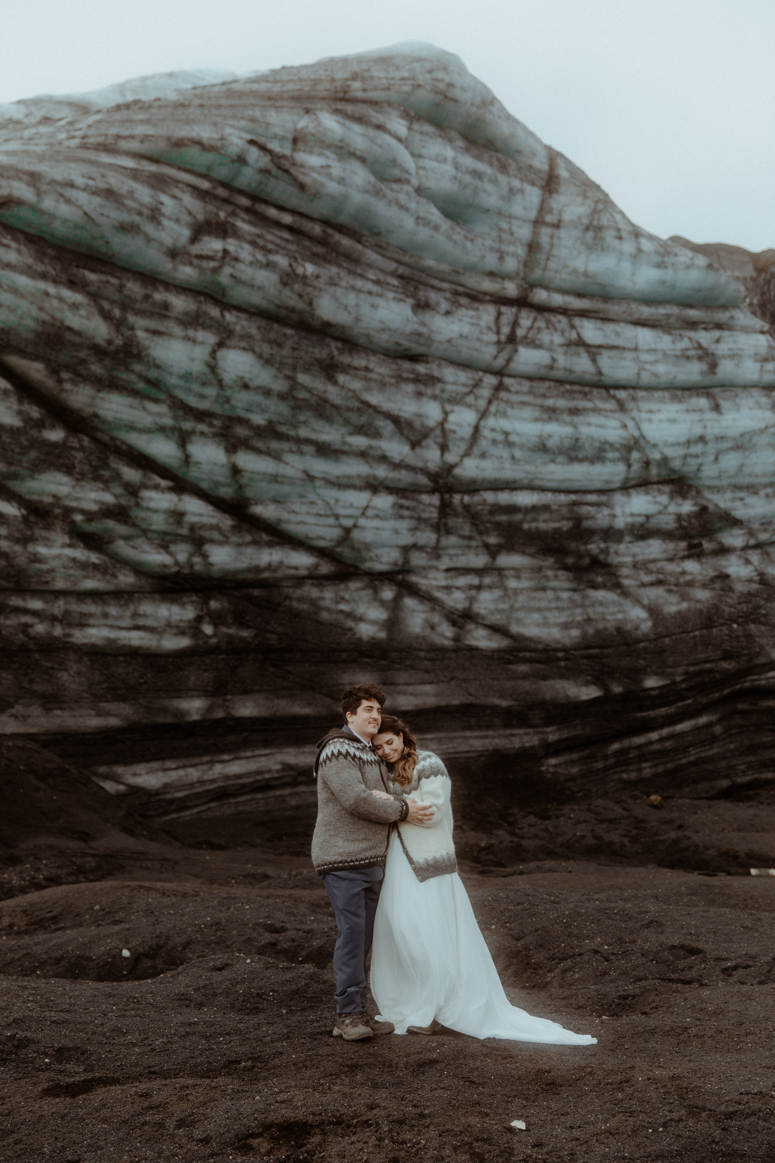 Elopement at Black sand beach in Iceland. Iceland elopement photographer & videographer