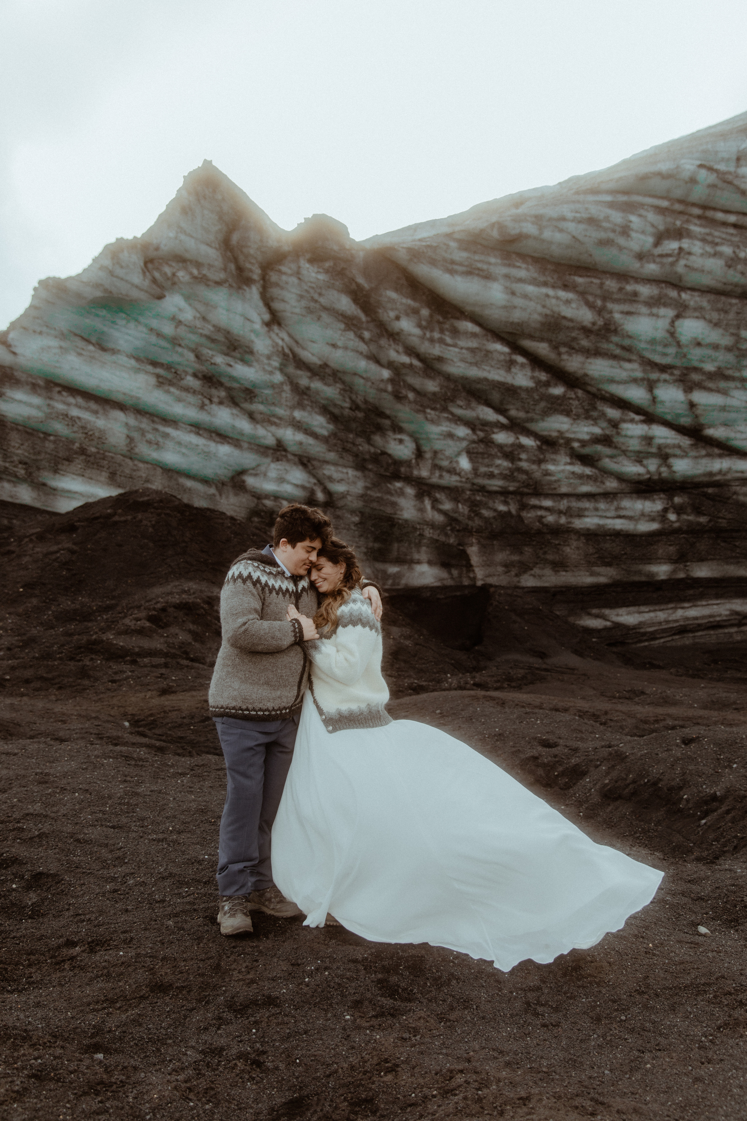 Elopement at Black sand beach in Iceland. Iceland elopement photographer & videographer