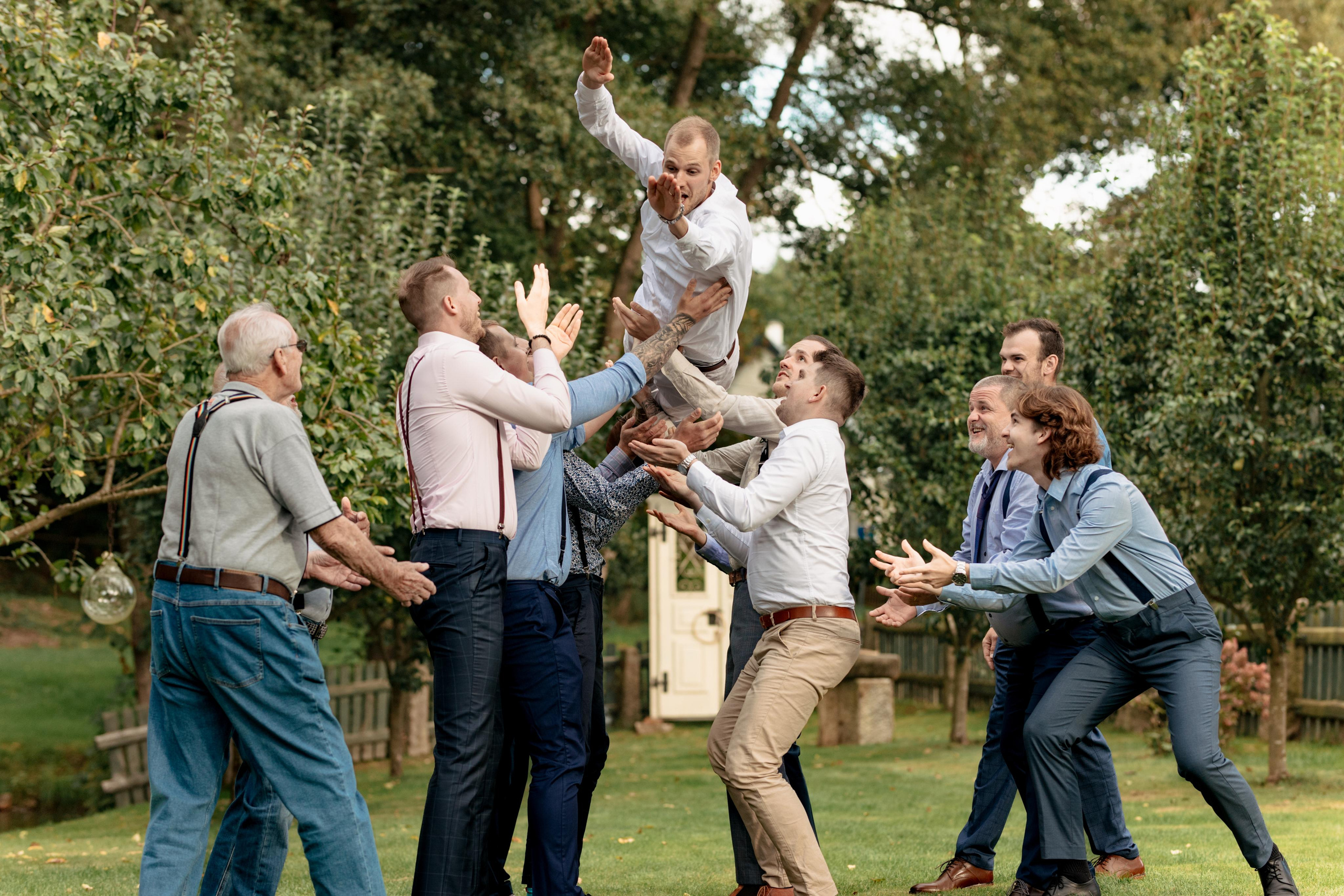 Svatební tým — svatební fotograf a kameraman. Dana Lišková — Empatická fotografka | Introspektivní umělkyně | Neurodivergentní koučka| Zakladatelka Artepy.cz