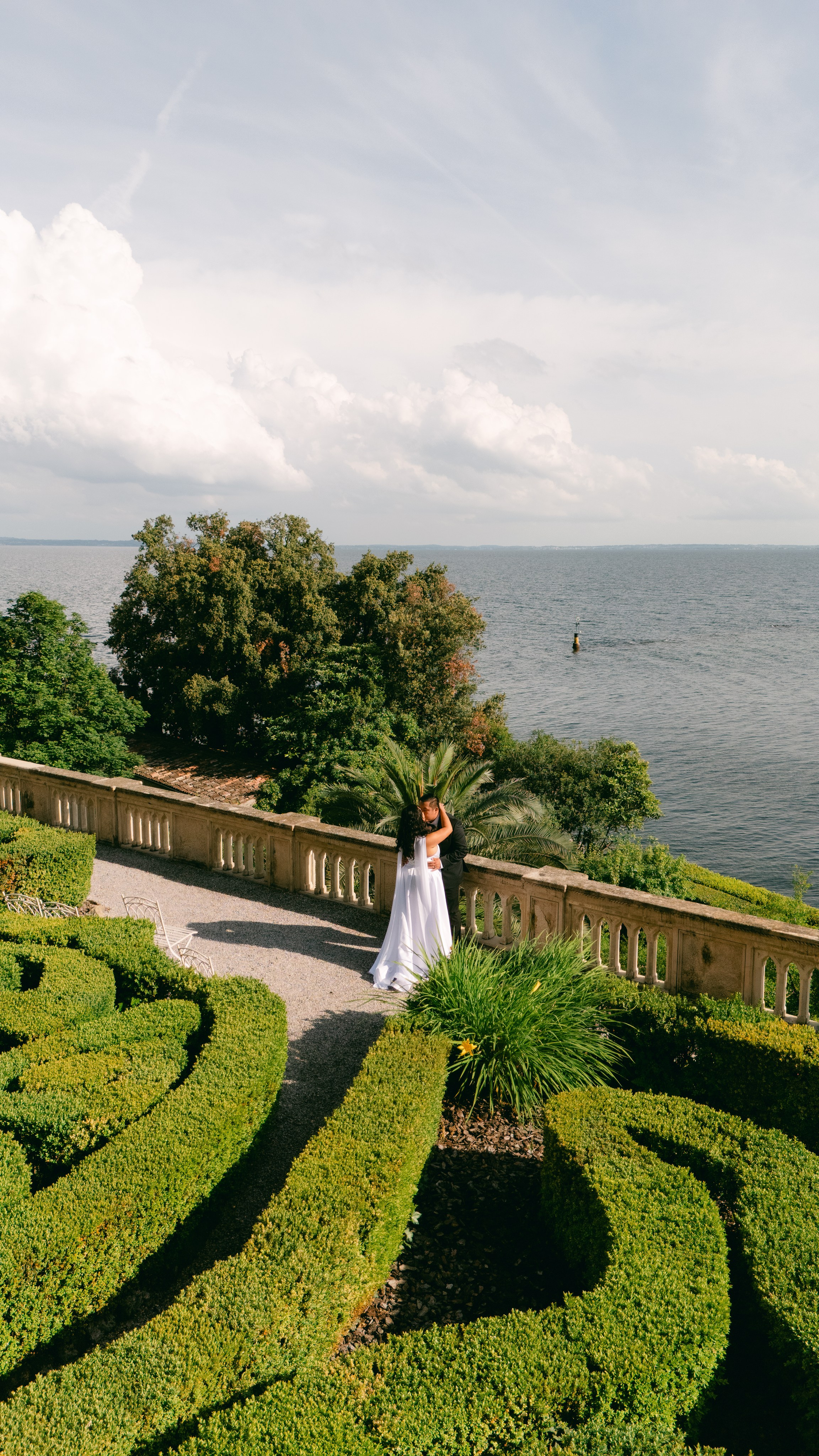 Ibtxhis and Keng elopement In italy — Isola del Garda