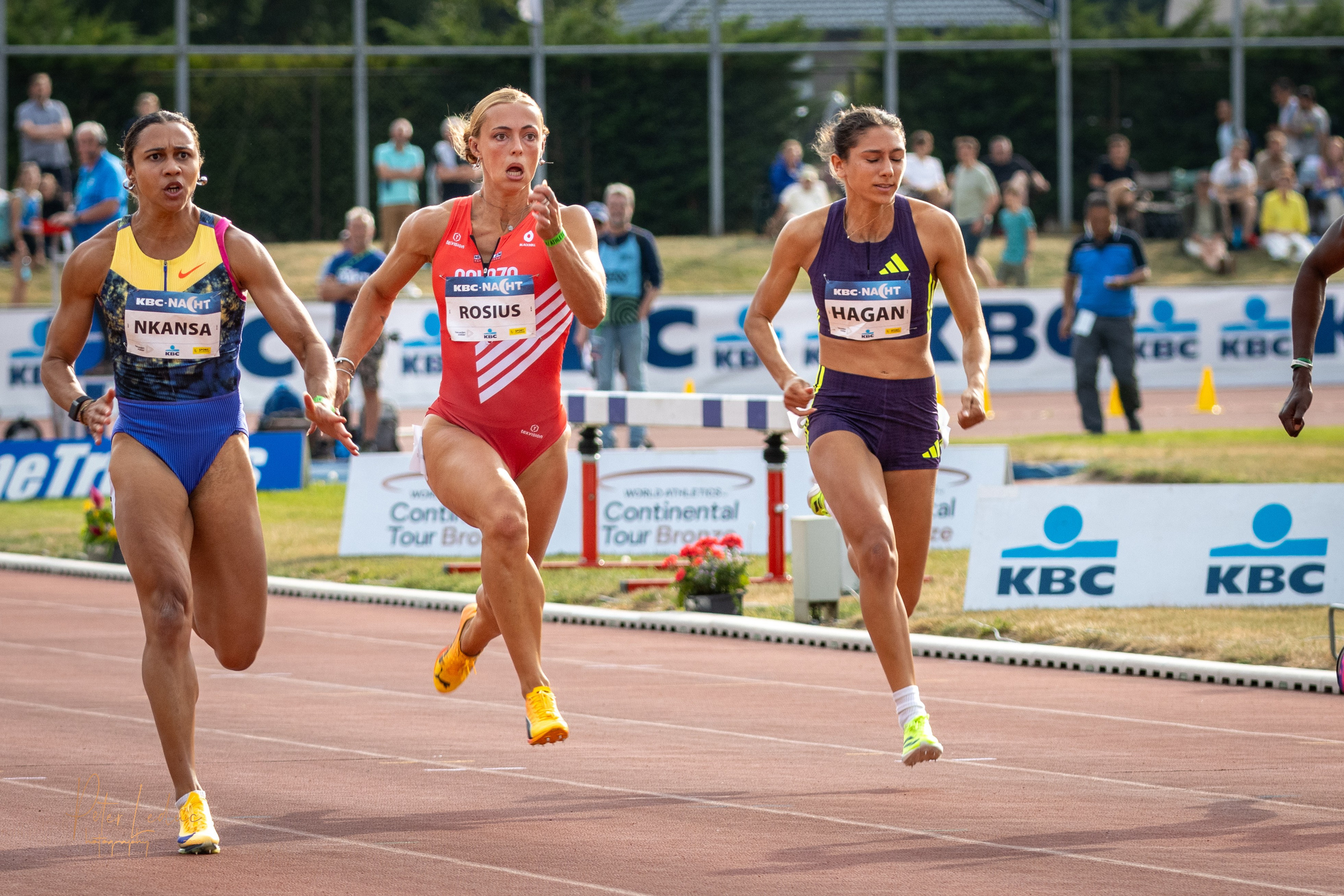 Nacht van de Atletiek. Peter Leduc is een passionele hobbyfotograaf uit België, gespecialiseerd in creatieve fotografie, visuele verhalen en unieke fotoprojecten