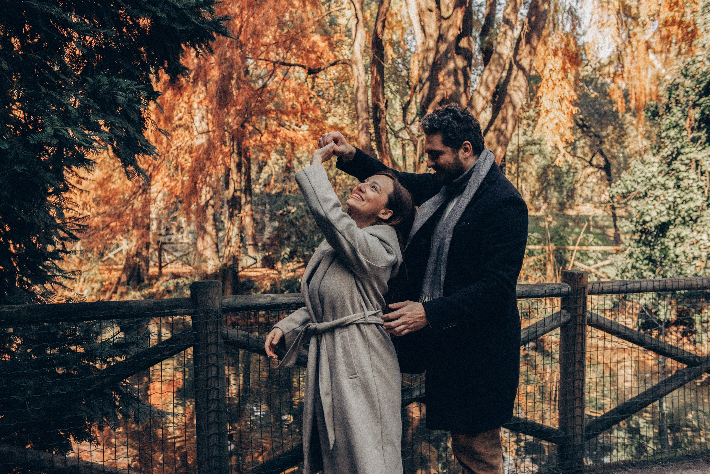 Golden autumn in Milan. Lovestory shoot. Anastasiia Buchinskaia Photographer in Milan