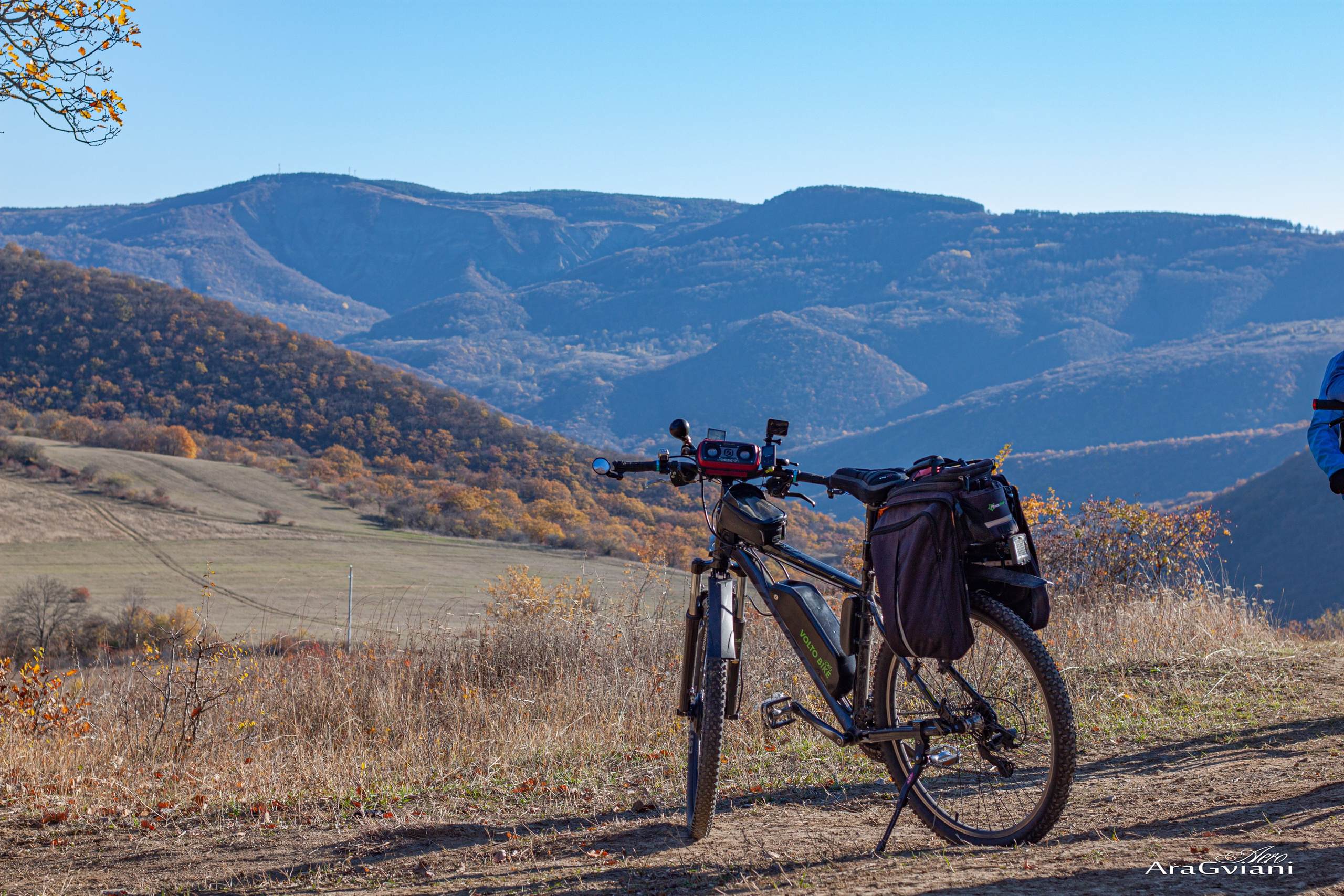 ჰიპოველოს შემოდგომის ველოტური წვერში. FramefreeMan