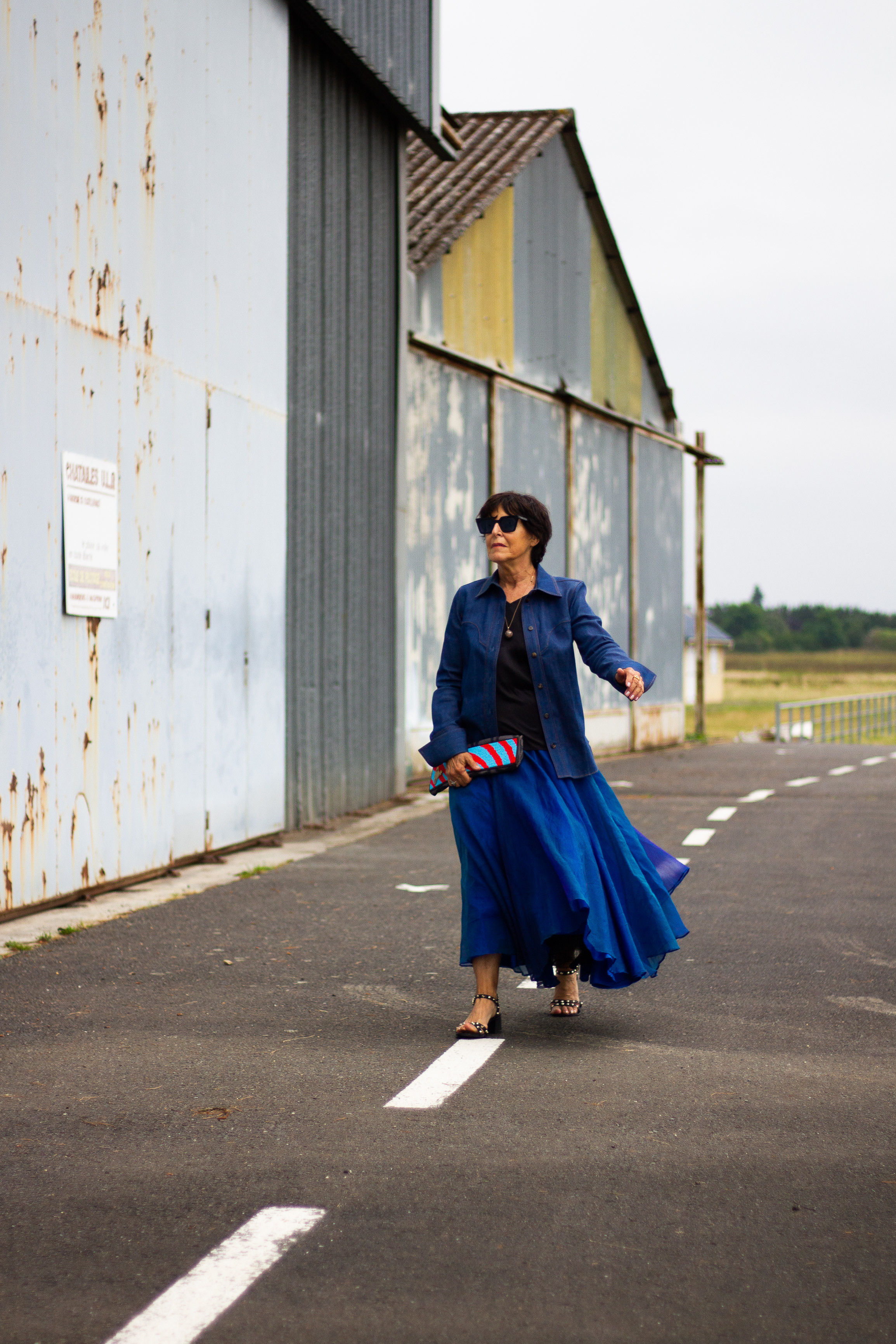 Styliste americaine Faith. Photographe professionnelle à Poitiers, Tours et Châtellerault | Studio photo entre Poitiers et Tours – portraits, familles, entreprises, ma