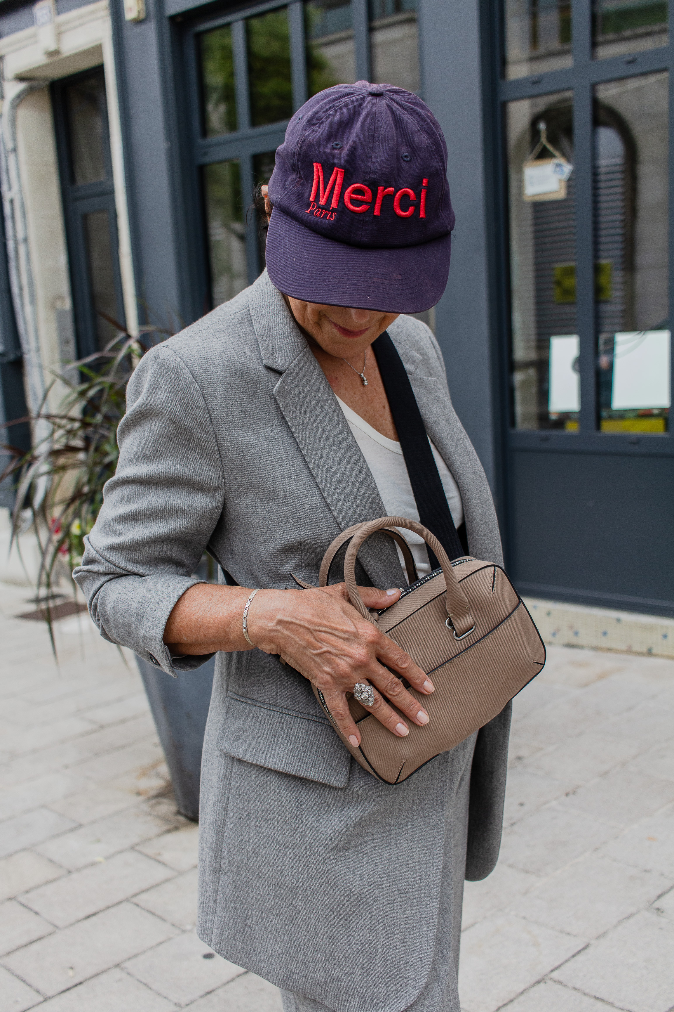 Styliste americaine Faith. Photographe professionnelle à Poitiers, Tours et Châtellerault | Studio photo entre Poitiers et Tours – portraits, familles, entreprises, ma