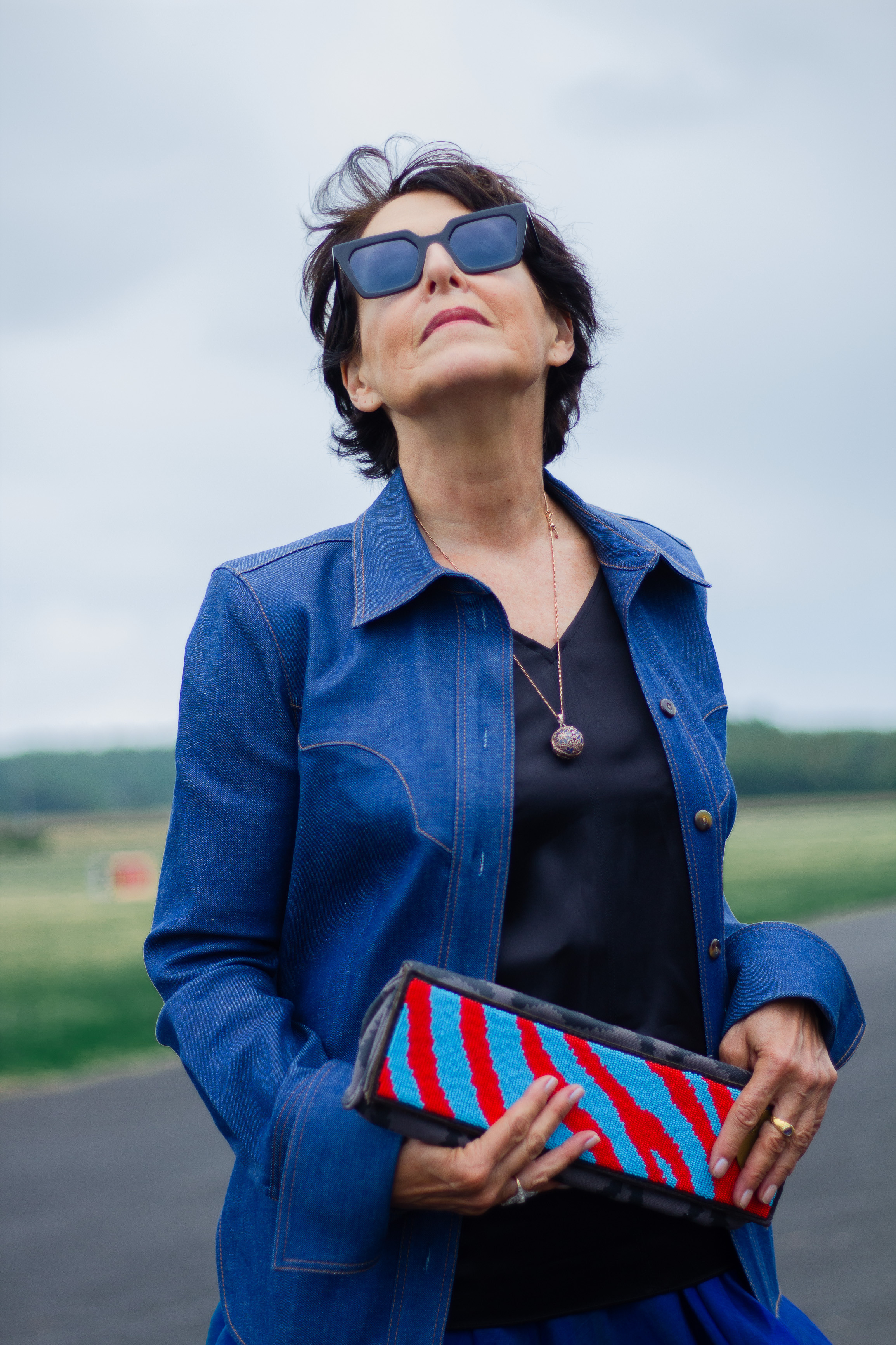 Styliste americaine Faith. Photographe professionnelle à Poitiers, Tours et Châtellerault | Studio photo entre Poitiers et Tours – portraits, familles, entreprises, ma