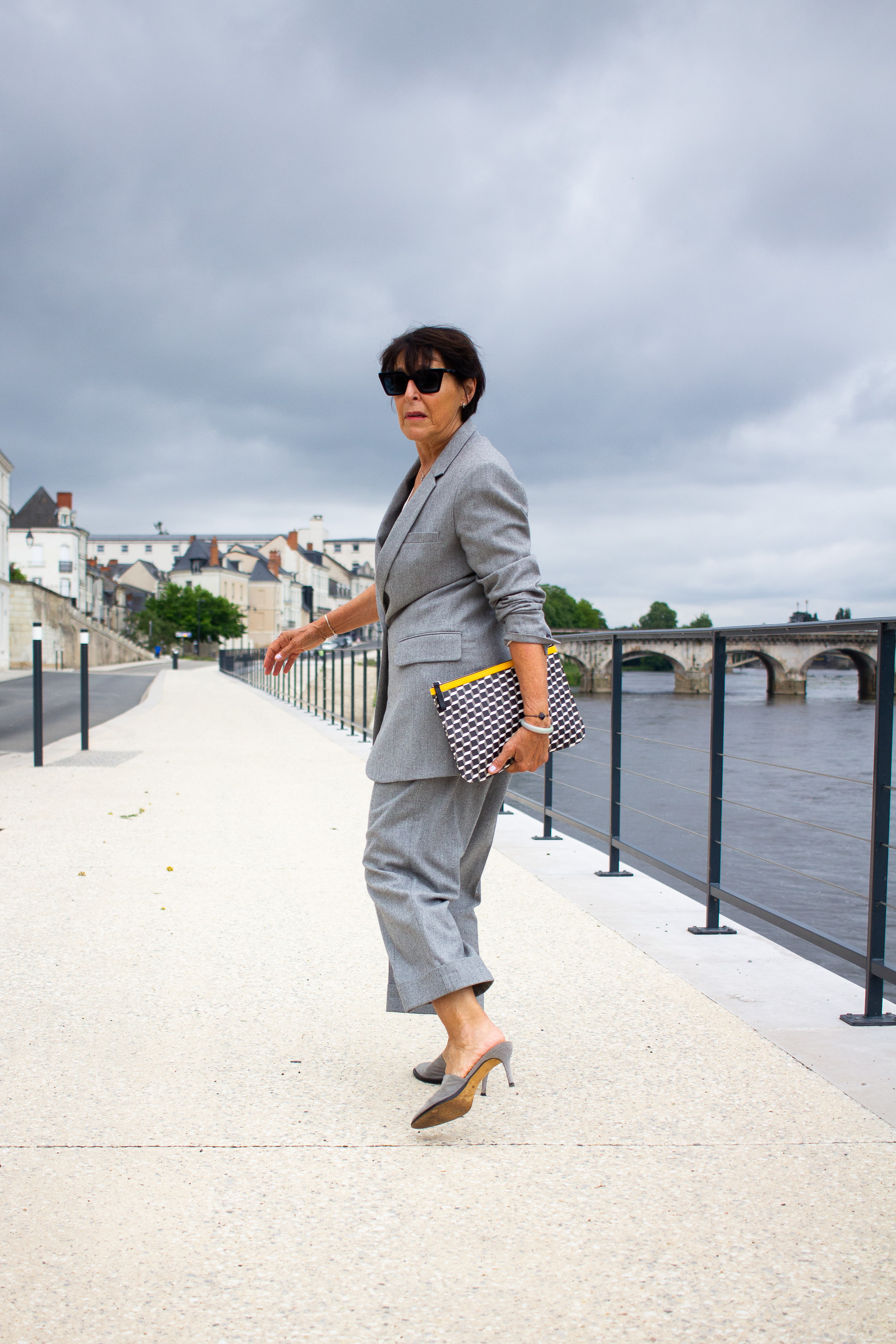 Styliste americaine Faith. Photographe professionnelle à Poitiers, Tours et Châtellerault | Studio photo entre Poitiers et Tours – portraits, familles, entreprises, ma