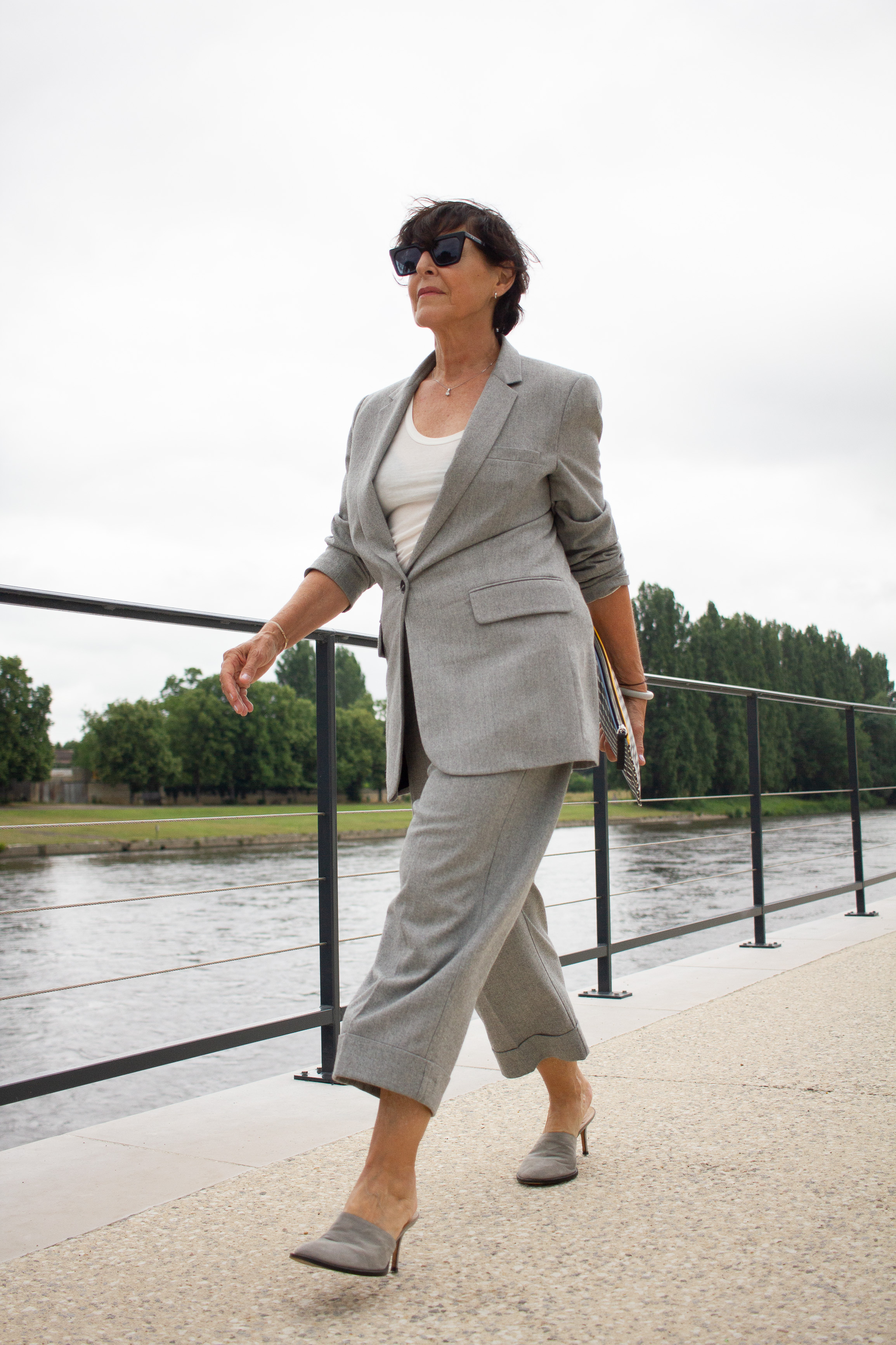 Styliste americaine Faith. Photographe professionnelle à Poitiers, Tours et Châtellerault | Studio photo entre Poitiers et Tours – portraits, familles, entreprises, ma