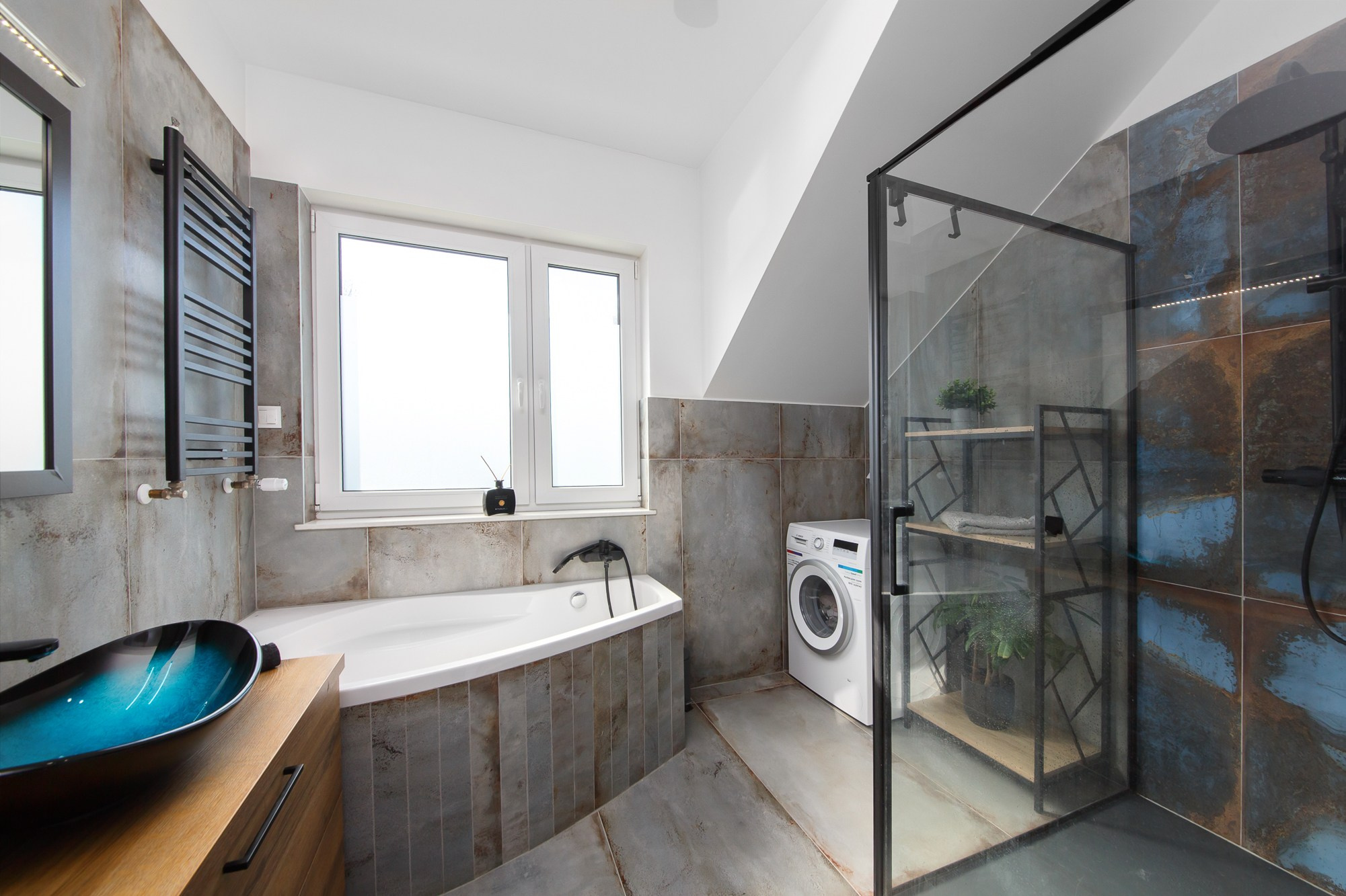 fotografia łazienki w nowoczesnym mieszkaniu