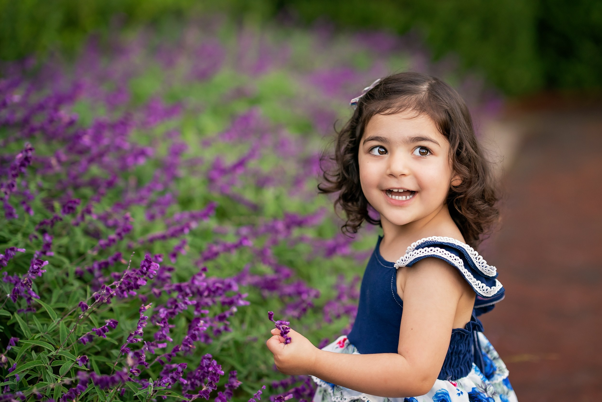 Maternity Photoshoot in Autumn Park, Sydney. Hills District Family Photographer