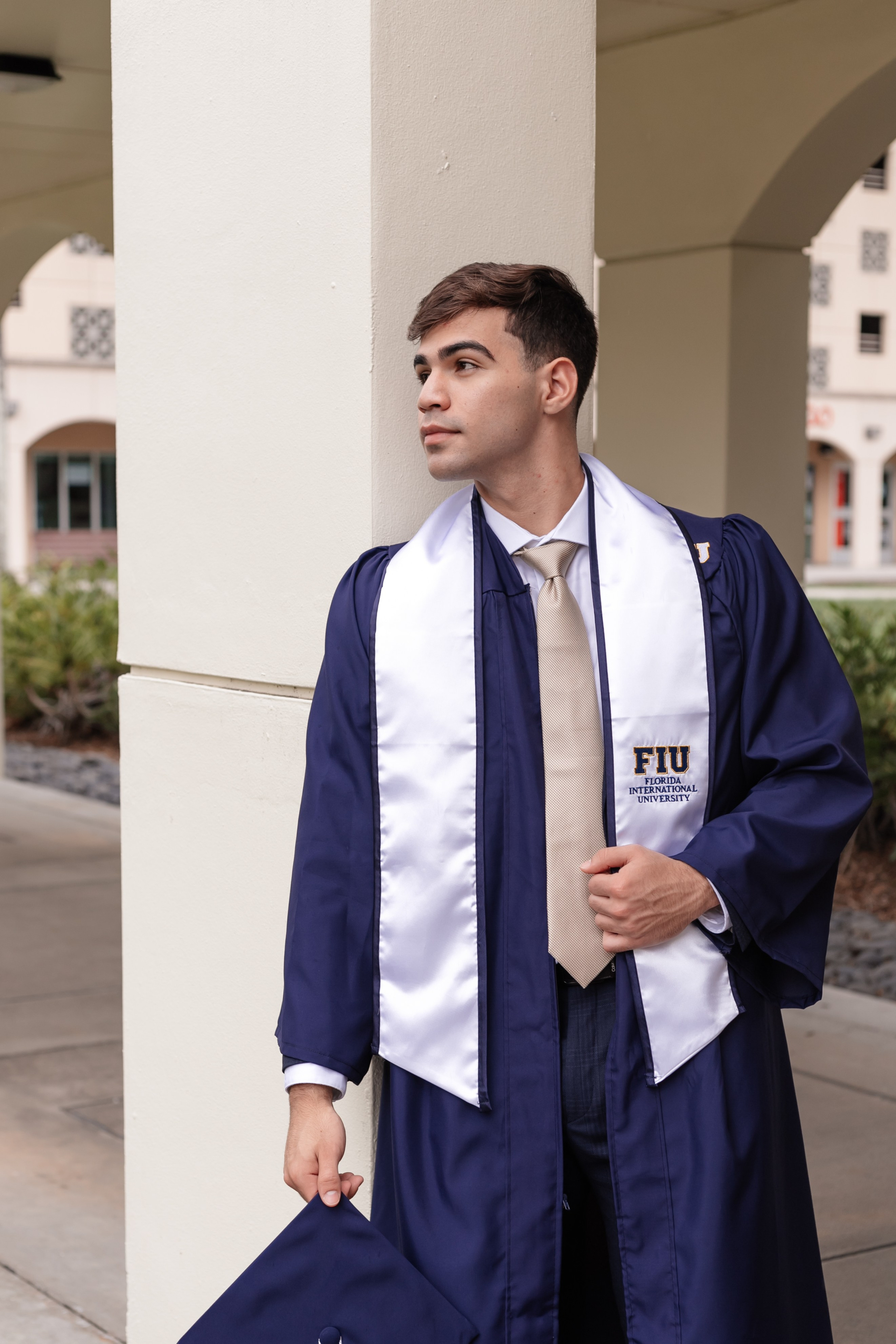 Graduation photographer in Miami. Portrait and graduation photographer Marina Simanava