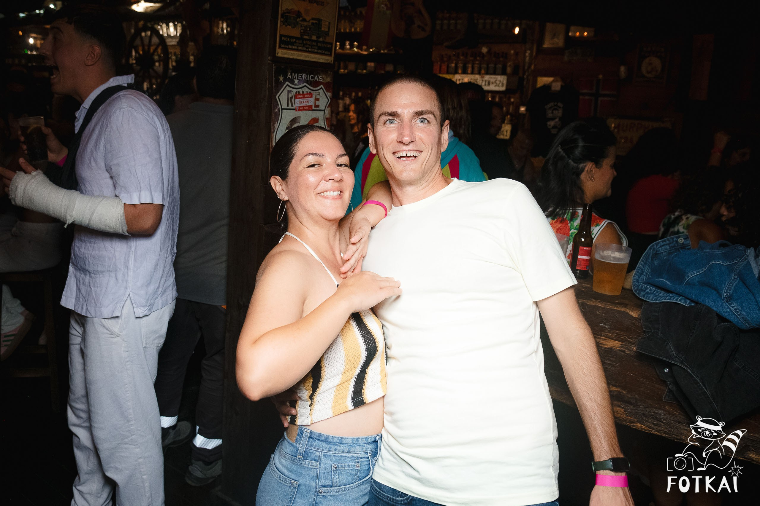 Fiesta Víspera de Festivo en El Paso Rock Bar – Hip Hop Old School | Reportaje fotográfico 08.10.2025 | FOTKAI