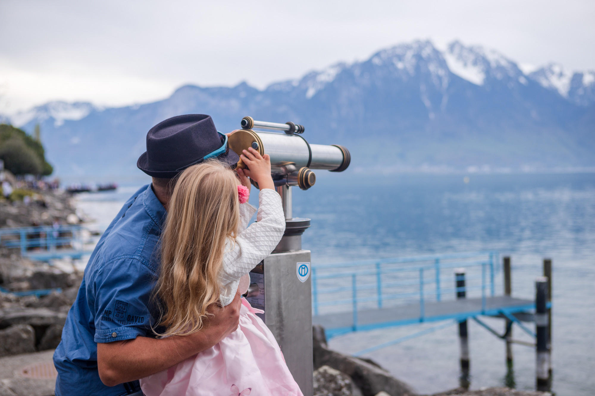 Babybauch Fotoshooting in der Schweiz. Fotograf in Freiburg, Meerim Kaufmann