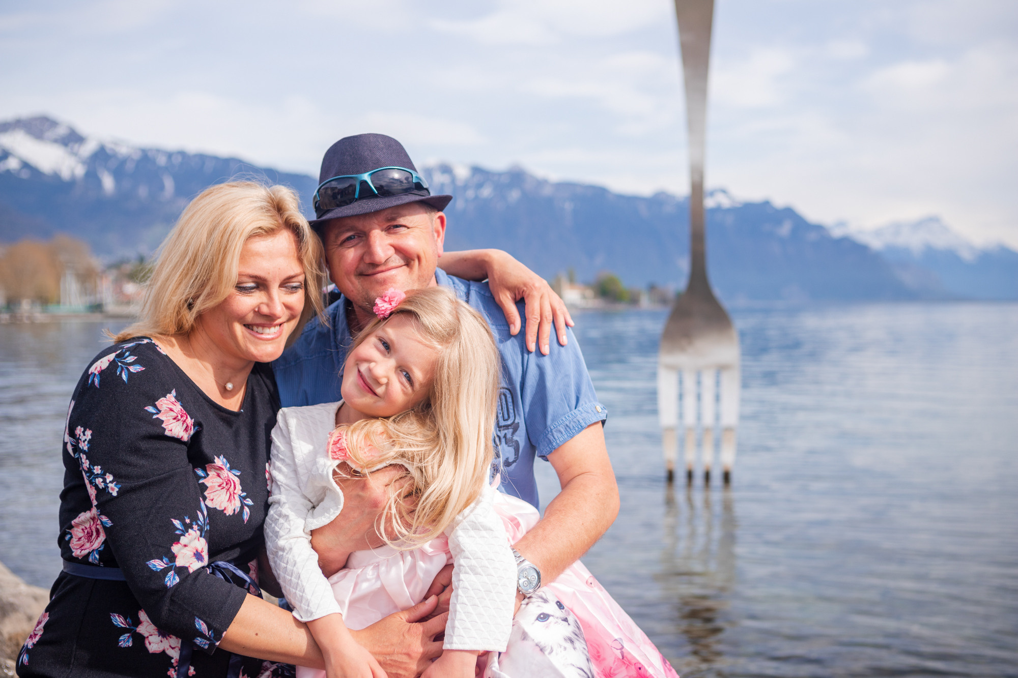Babybauch Fotoshooting in der Schweiz. Fotograf in Freiburg, Meerim Kaufmann