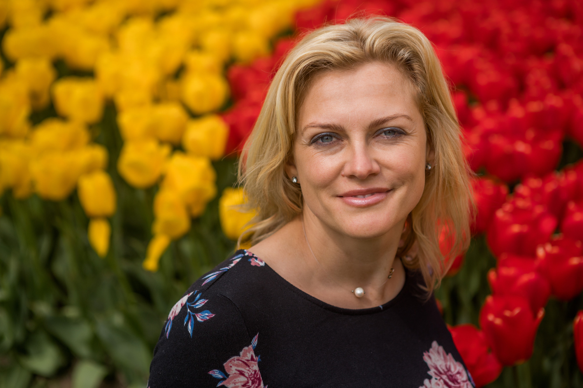 Babybauch Fotoshooting in der Schweiz. Fotograf in Freiburg, Meerim Kaufmann