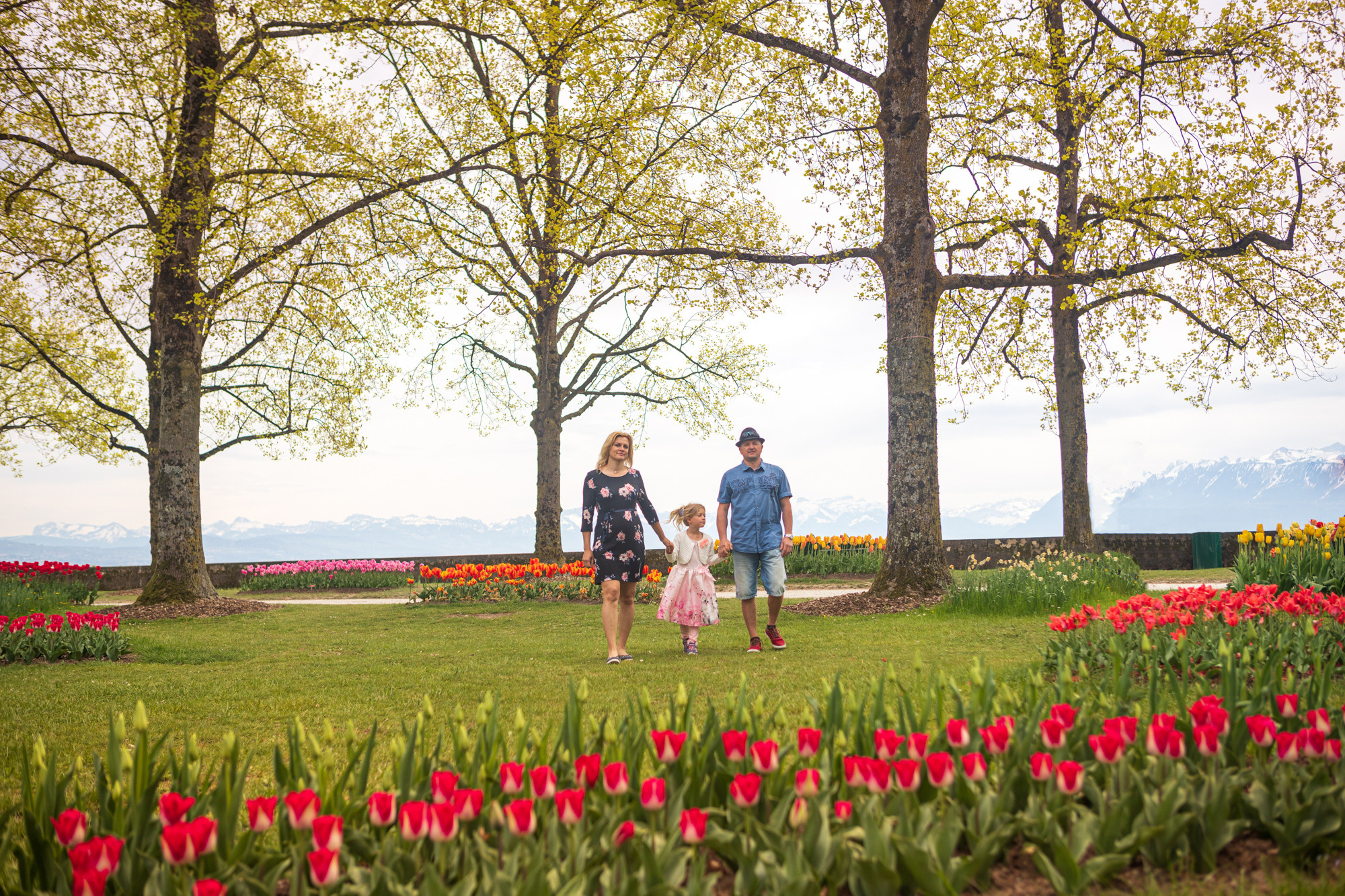 Babybauch Fotoshooting in der Schweiz. Fotograf in Freiburg, Meerim Kaufmann