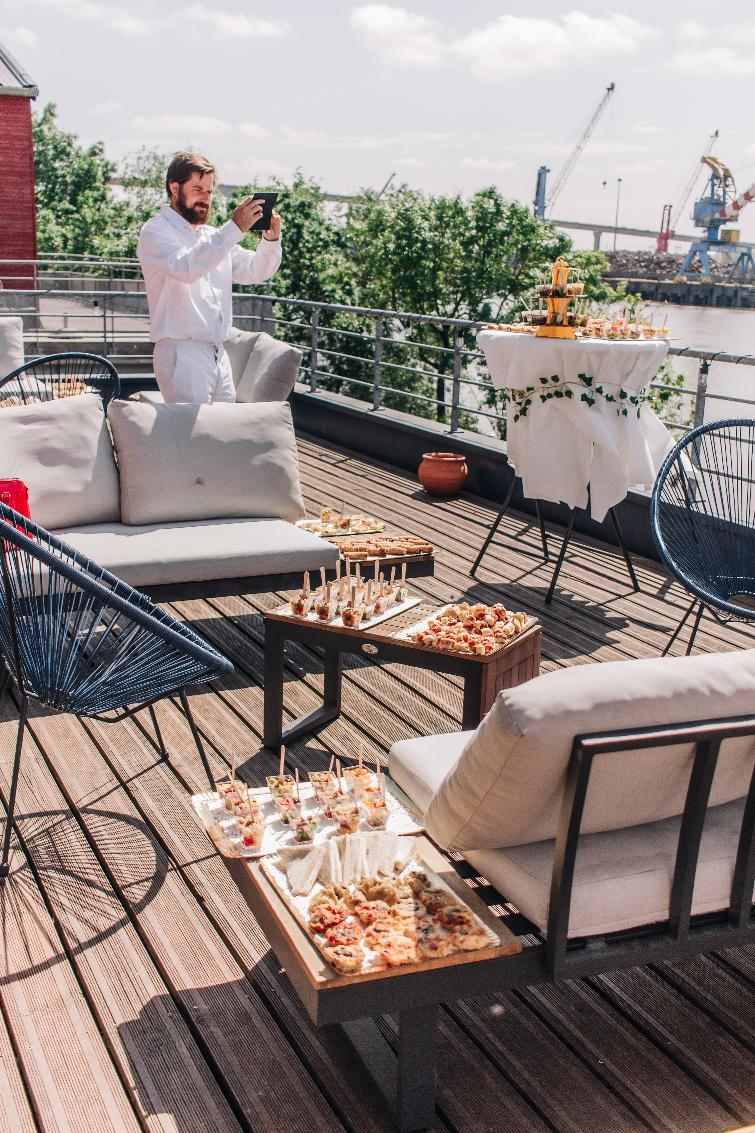 Mariage de Ny & Hasina vue la Loire. Photographe professionnelle à Poitiers, Tours et Châtellerault | Studio photo entre Poitiers et Tours – portraits, familles, entreprises, ma