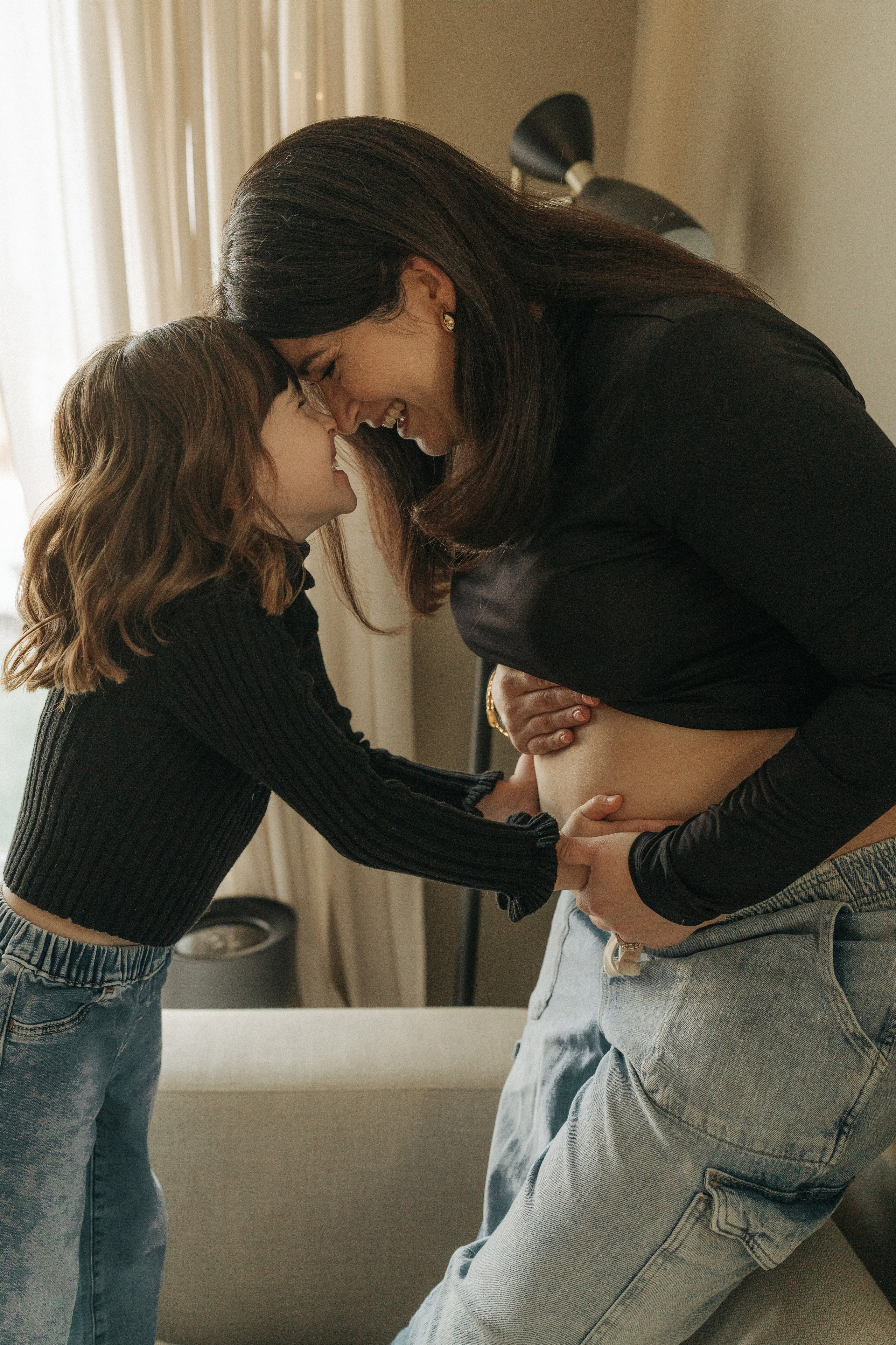 Home Maternity Photography – Relaxed & Candid Pregnancy Moments. Alisa Tant — Family and newborn photographer Bucks County, Montgomery county, Philadelphia, NJ