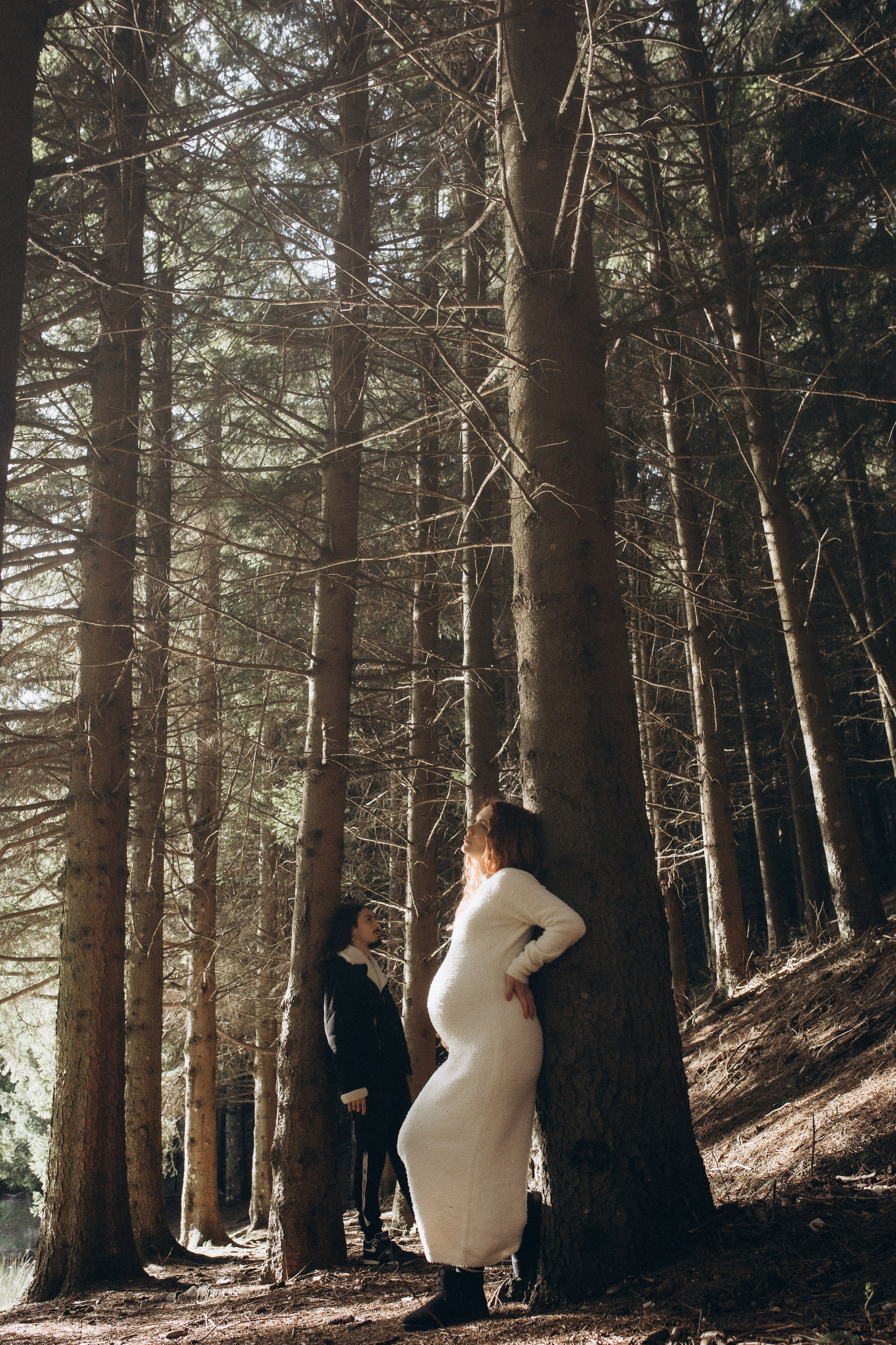 Servizio fotografico gravidanza vicino a Cesena, coppia in attesa nel bosco