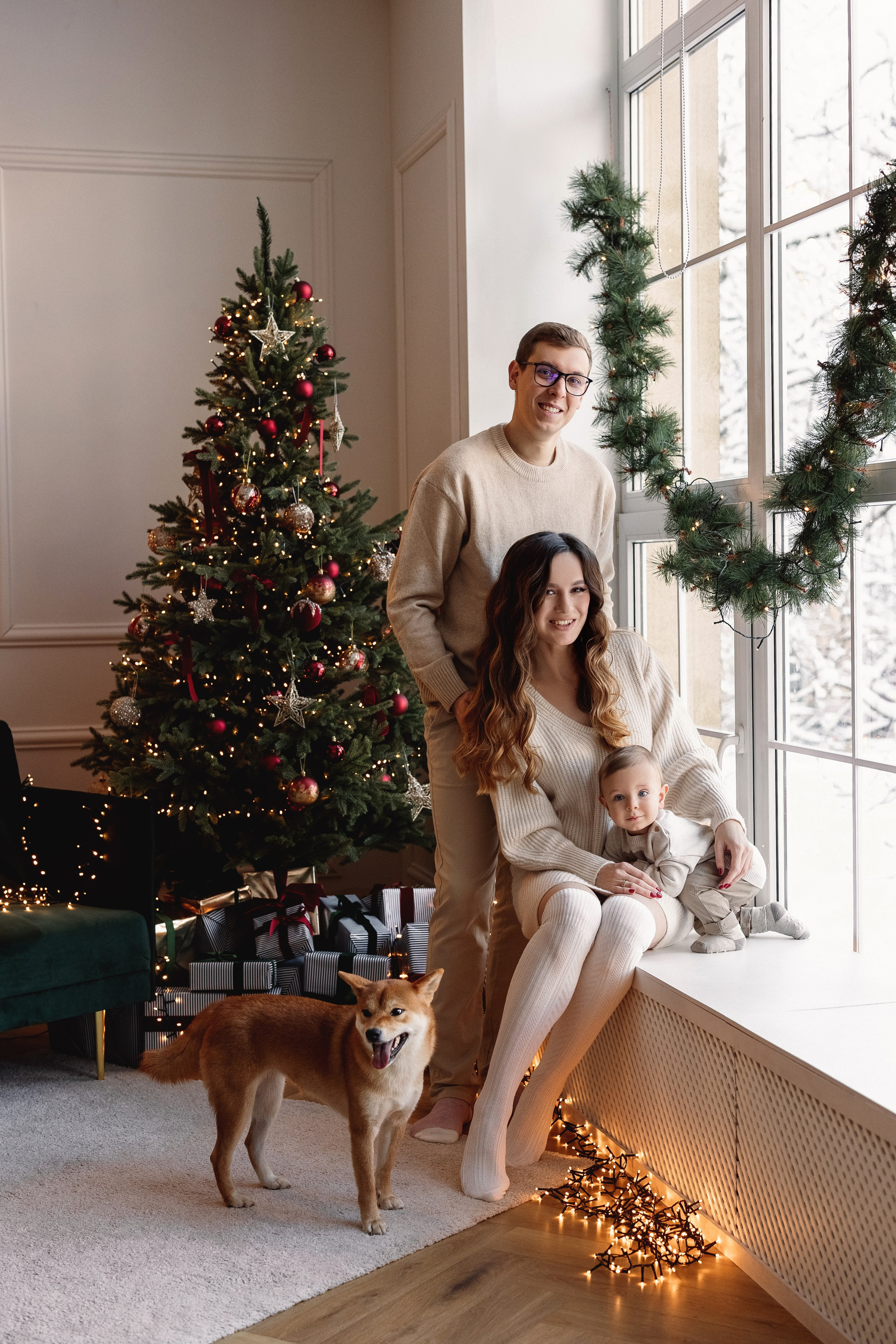 Fotostudijas Ziemassvētku Dekors – Maģiska svētku fotosesijas atmosfēra Rīgā. Fotostudija VEF Rīga