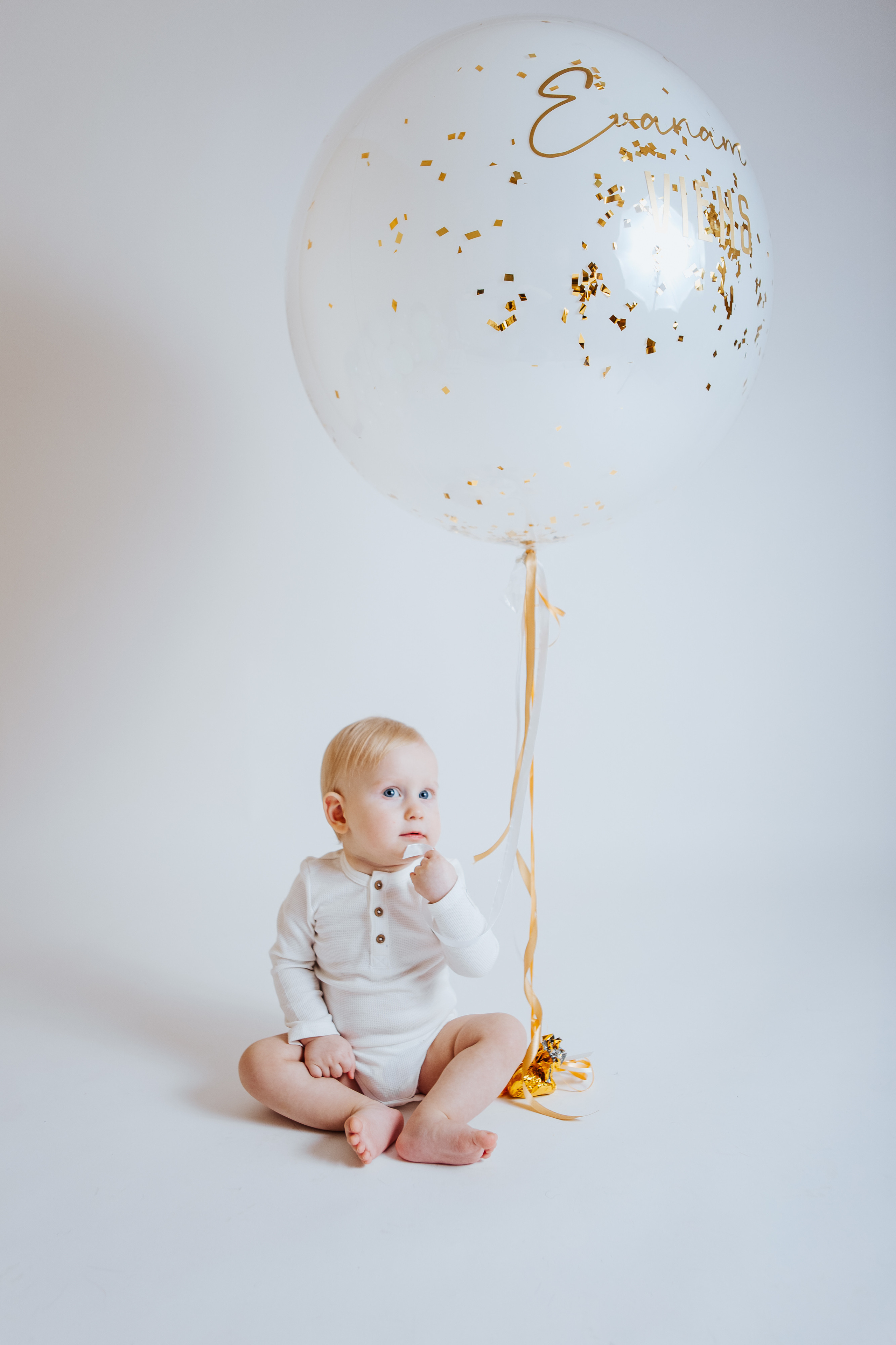 Viena gadiņa fotosesijas. Populārākā kāzu, bērnu un ģimeņu fotogrāfe Latgalē Veronika Lokotko