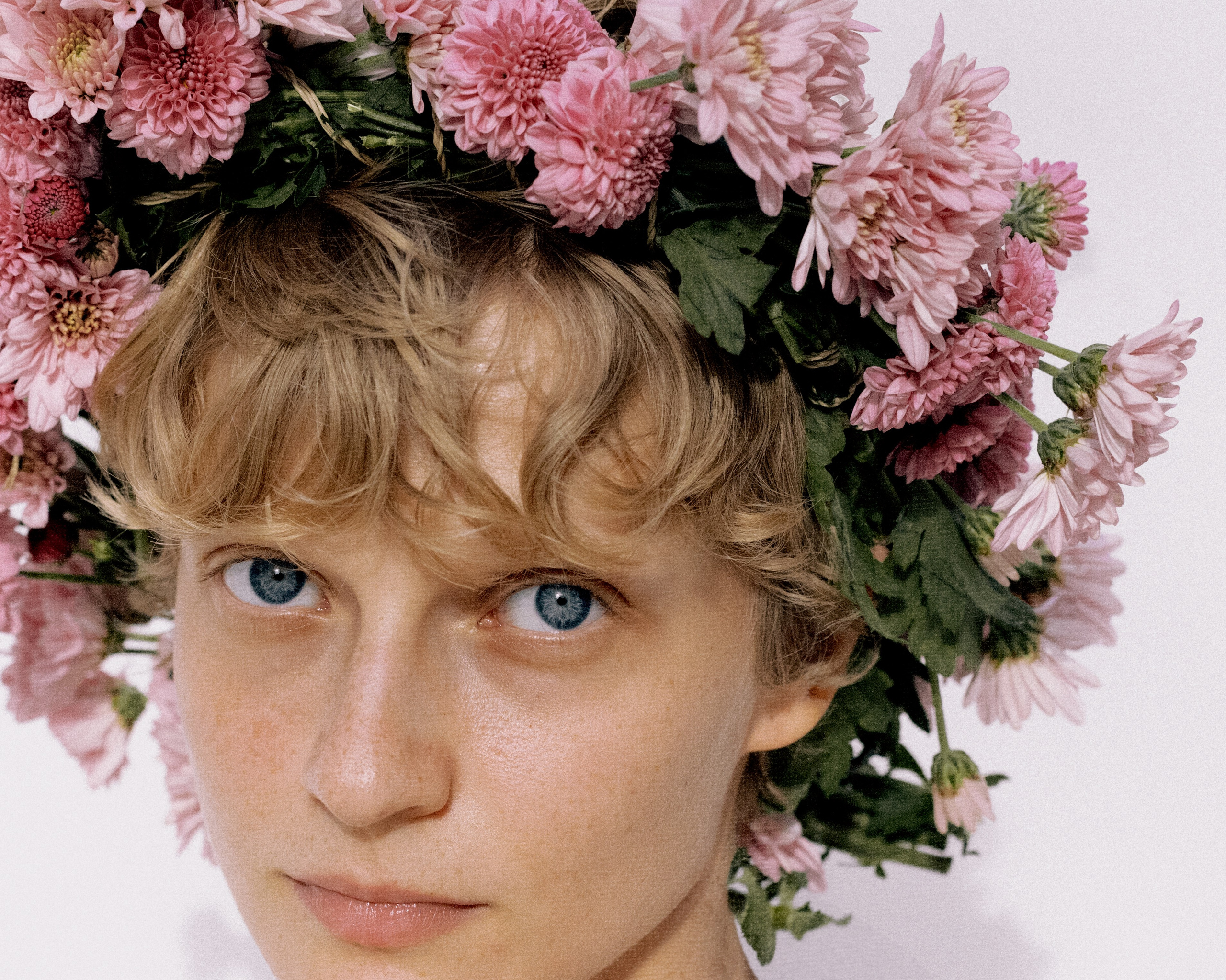 Бренды. Меня зовут Мария! Я продюсирую съемки для брендов в азиатских городах и фотографирую фотографирую