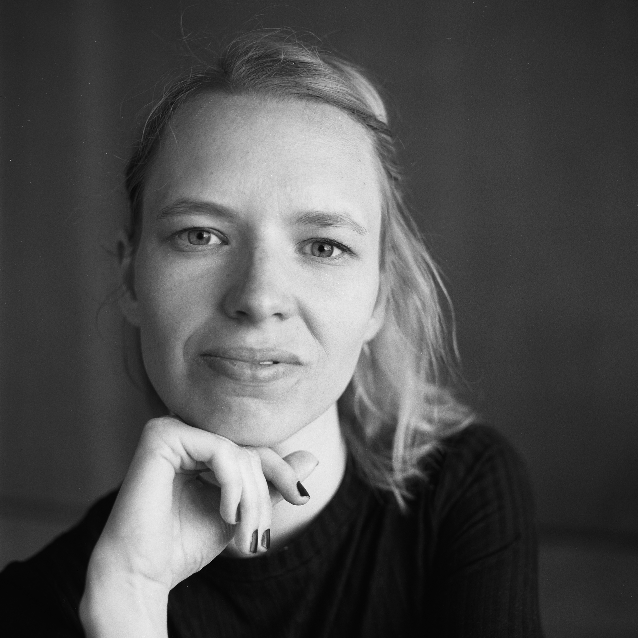 «Расскажи мне», виртуальная выставка. Полина Сойреф, портретный и документальный фотограф