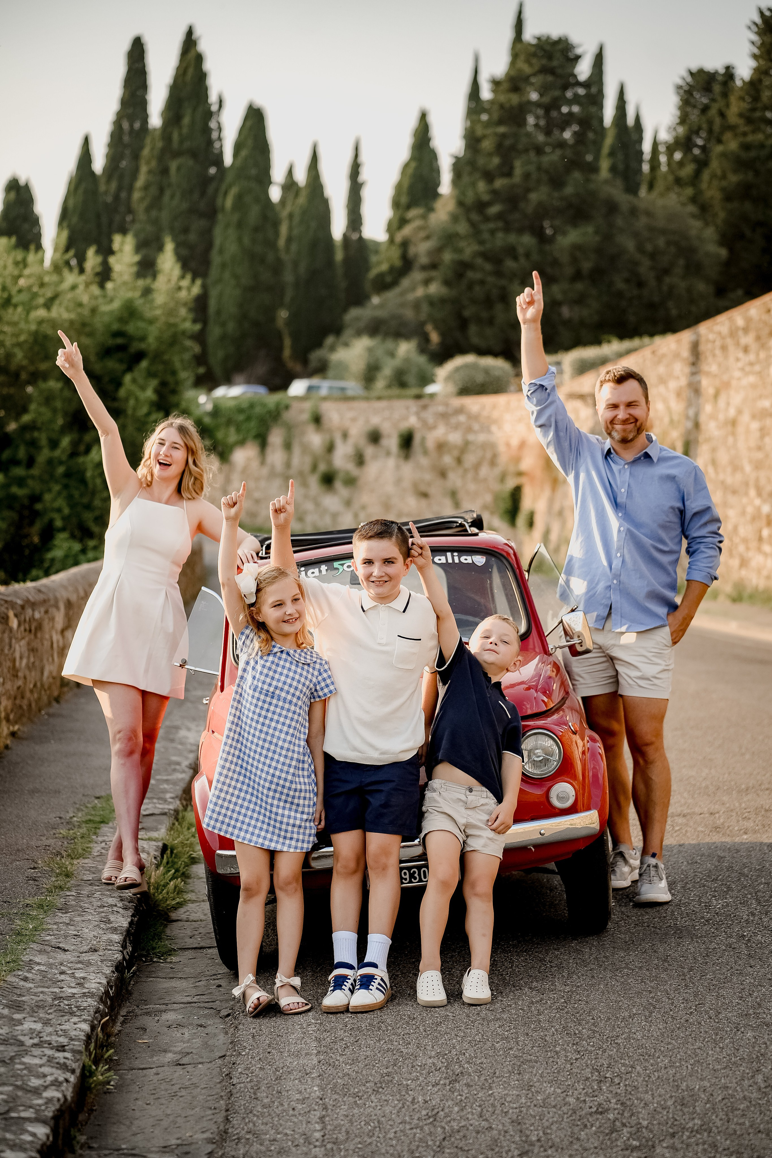 Family Photoshoot. Wedding Photographer in Italy