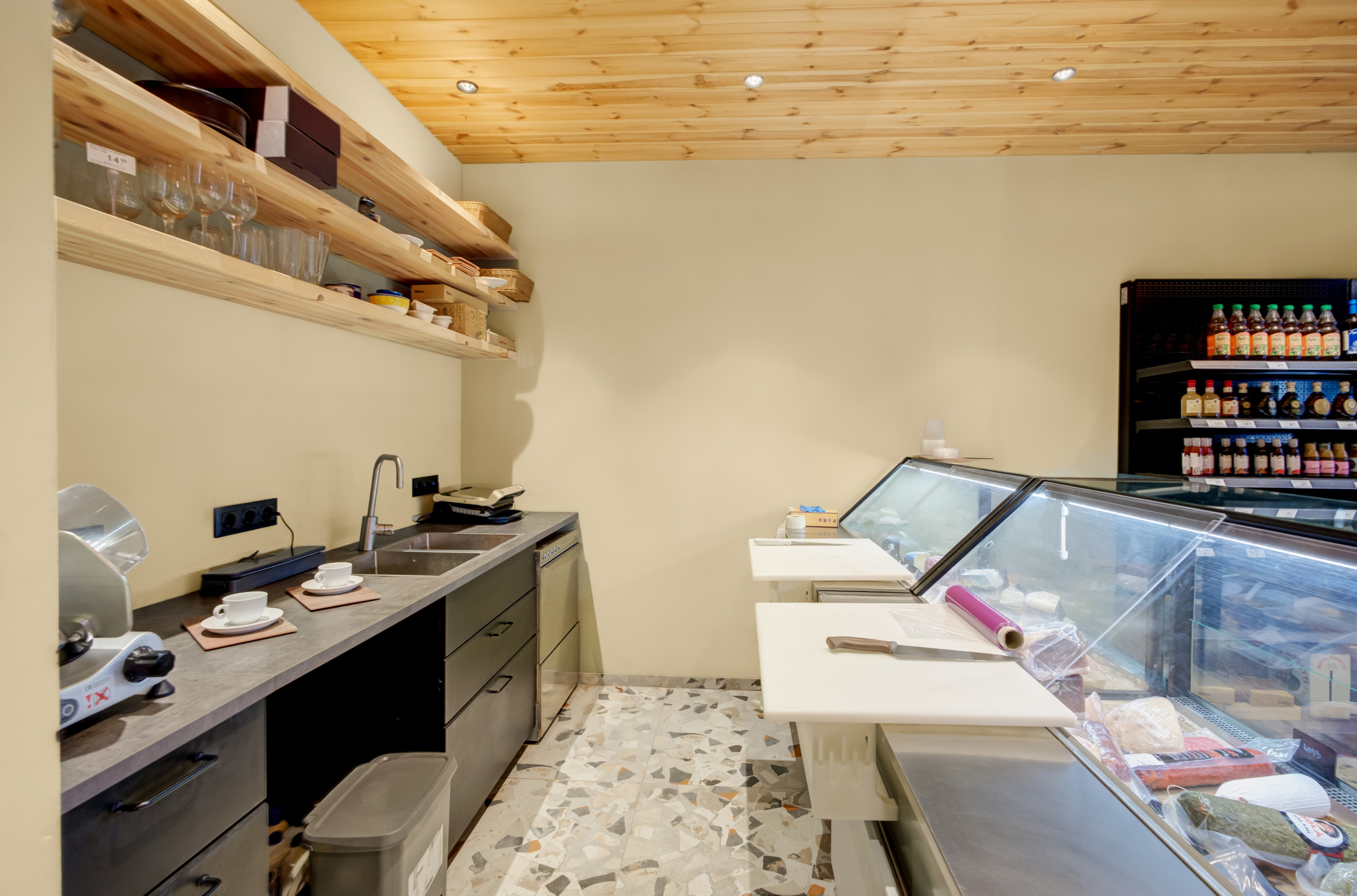 Fotosesija. Komercinės Patalpos Aukštaičių g. 7, Vilnius | Nuoma Biurui ar Parduotuvei. Elina Sapiega fotografė Vilniuje