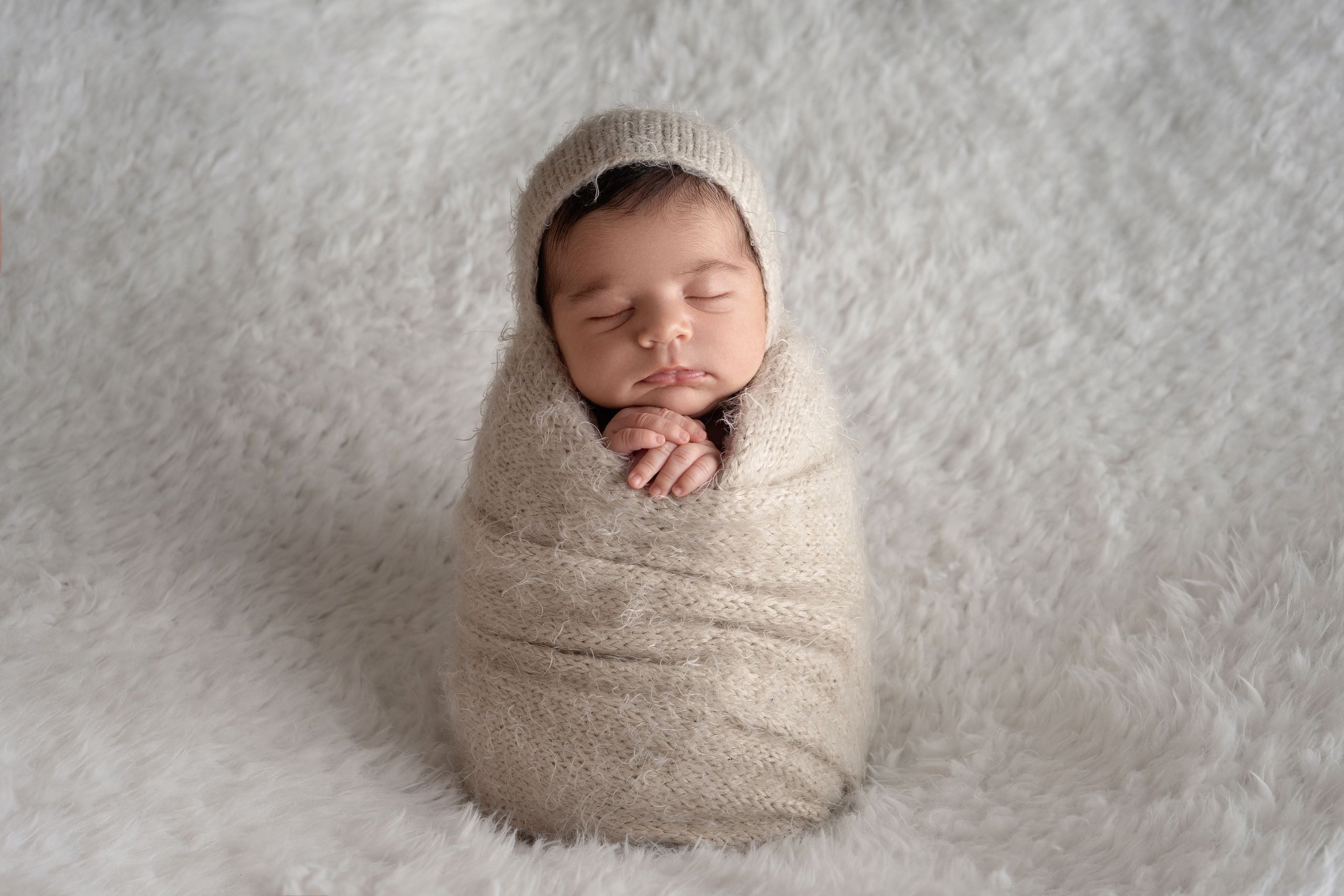 Newborn Photographer and life casting in Dubai Dariya Saeed