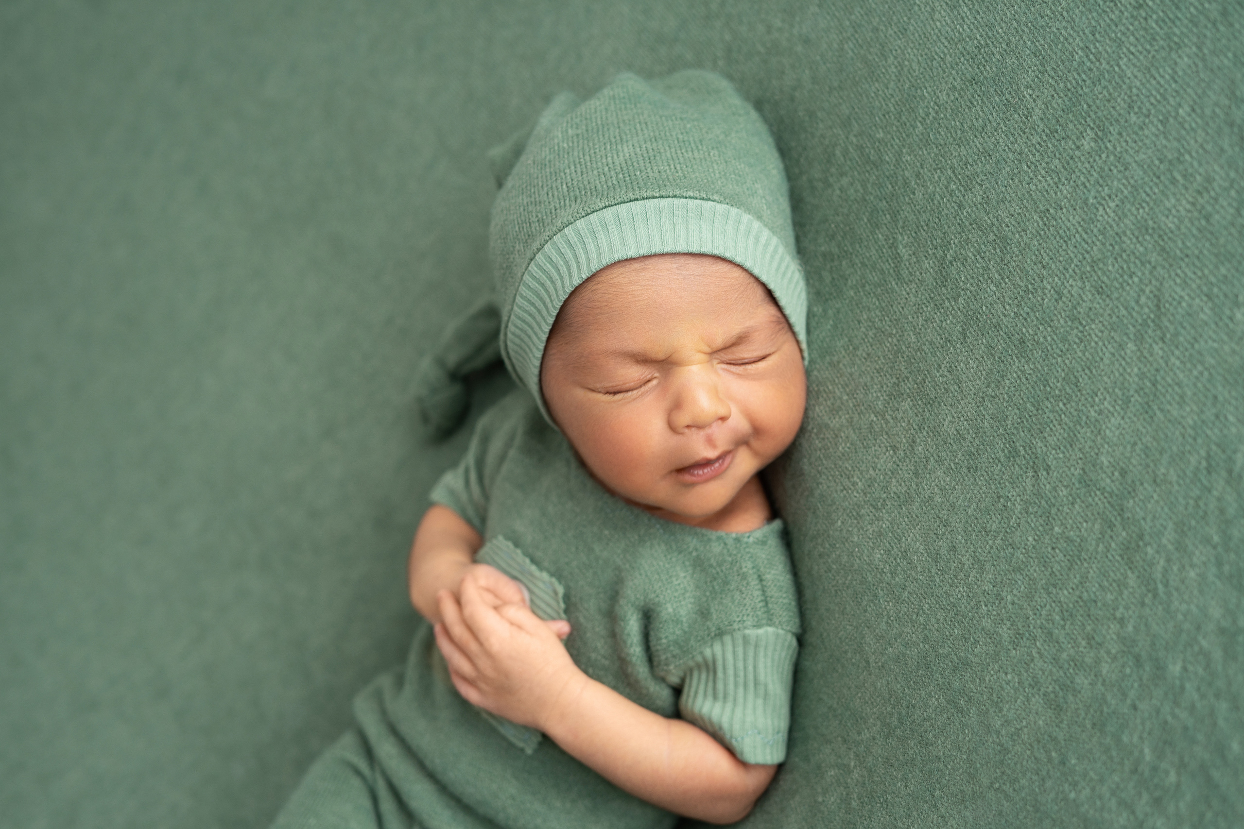 Newborn Photographer and life casting in Dubai Dariya Saeed