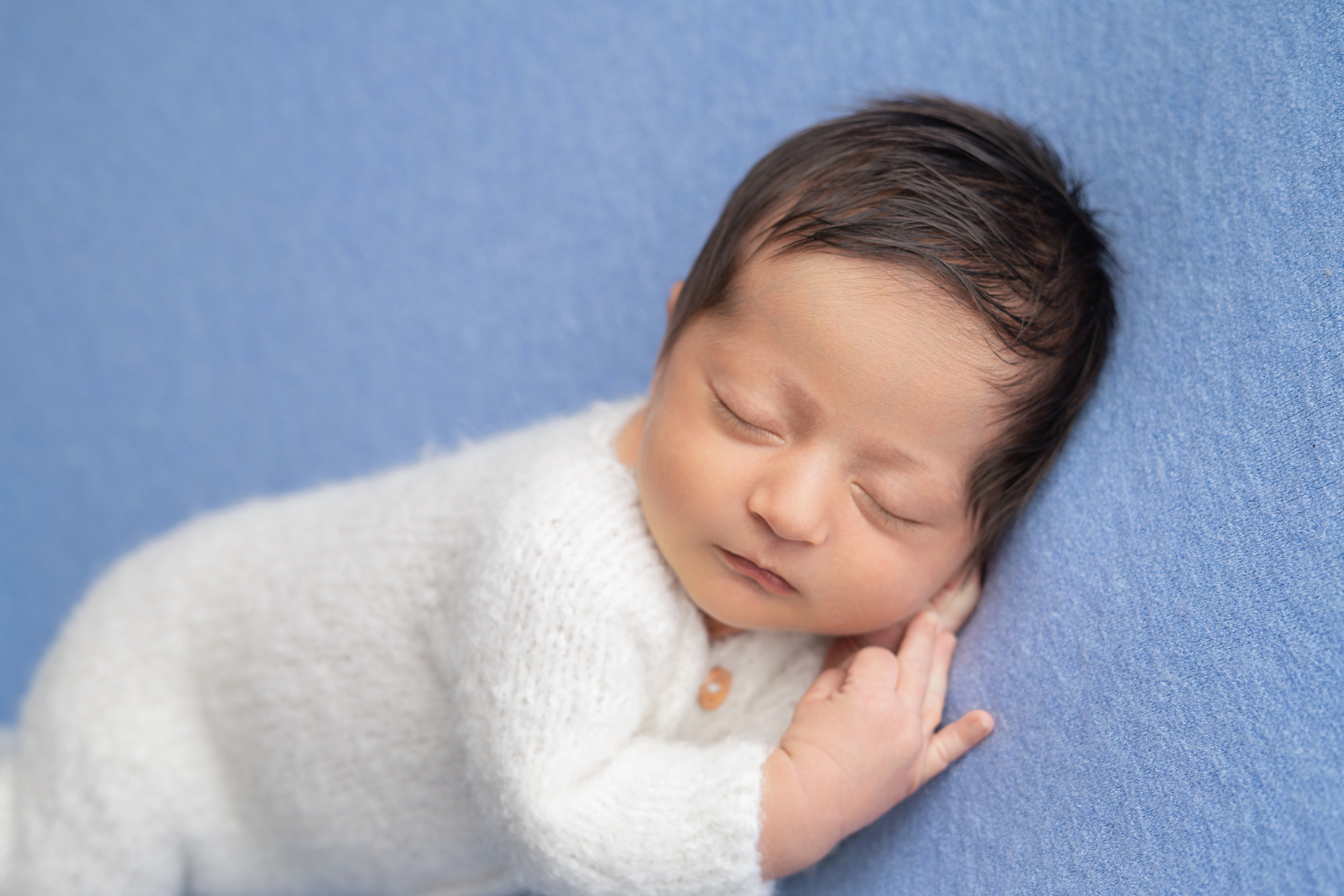 Newborn Photographer and life casting in Dubai Dariya Saeed