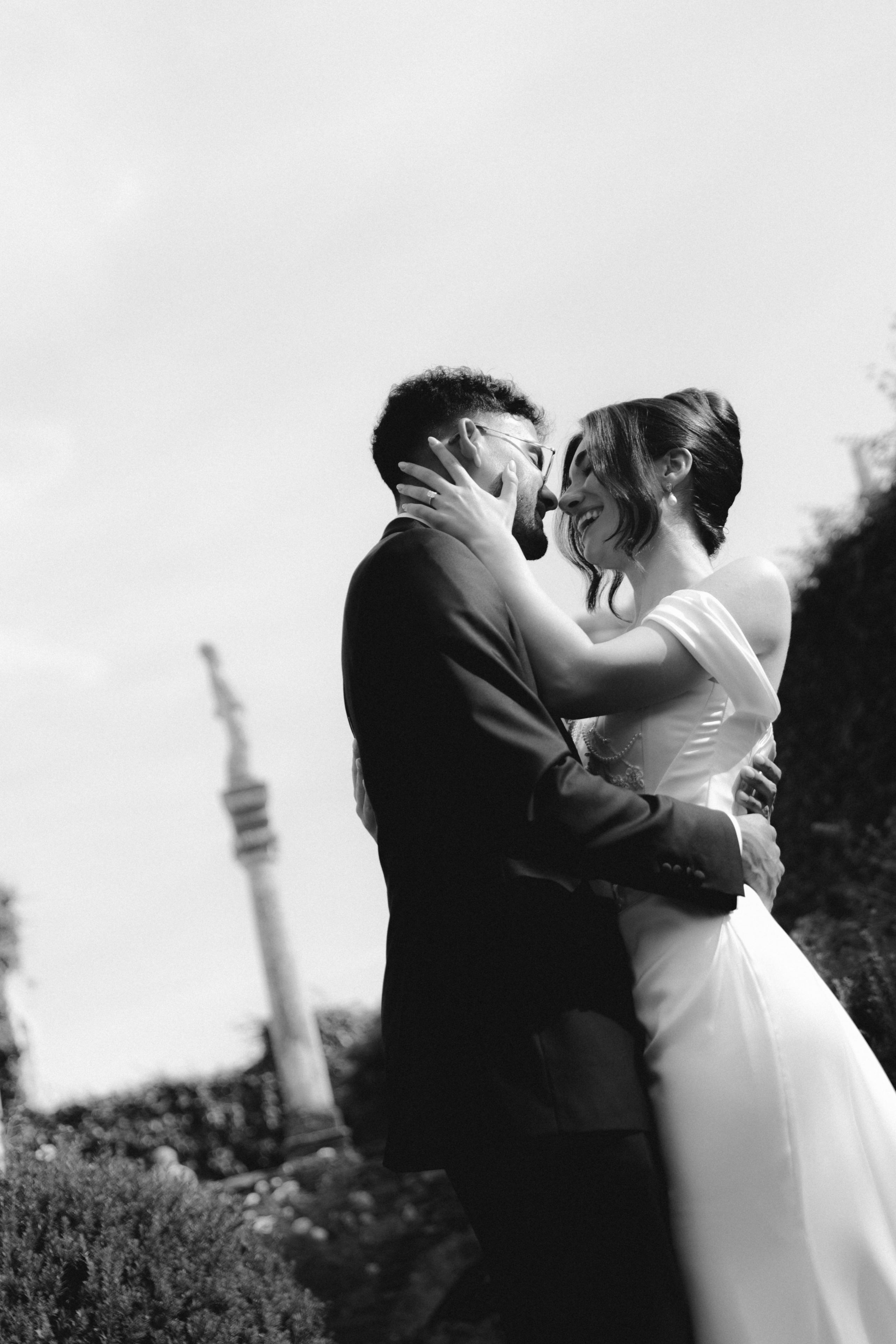 Elegant Castle Wedding in Austria | Alwin & Ruth’s Fairytale Celebration. Wedding photographer and videographer based in Timisoara, Romania