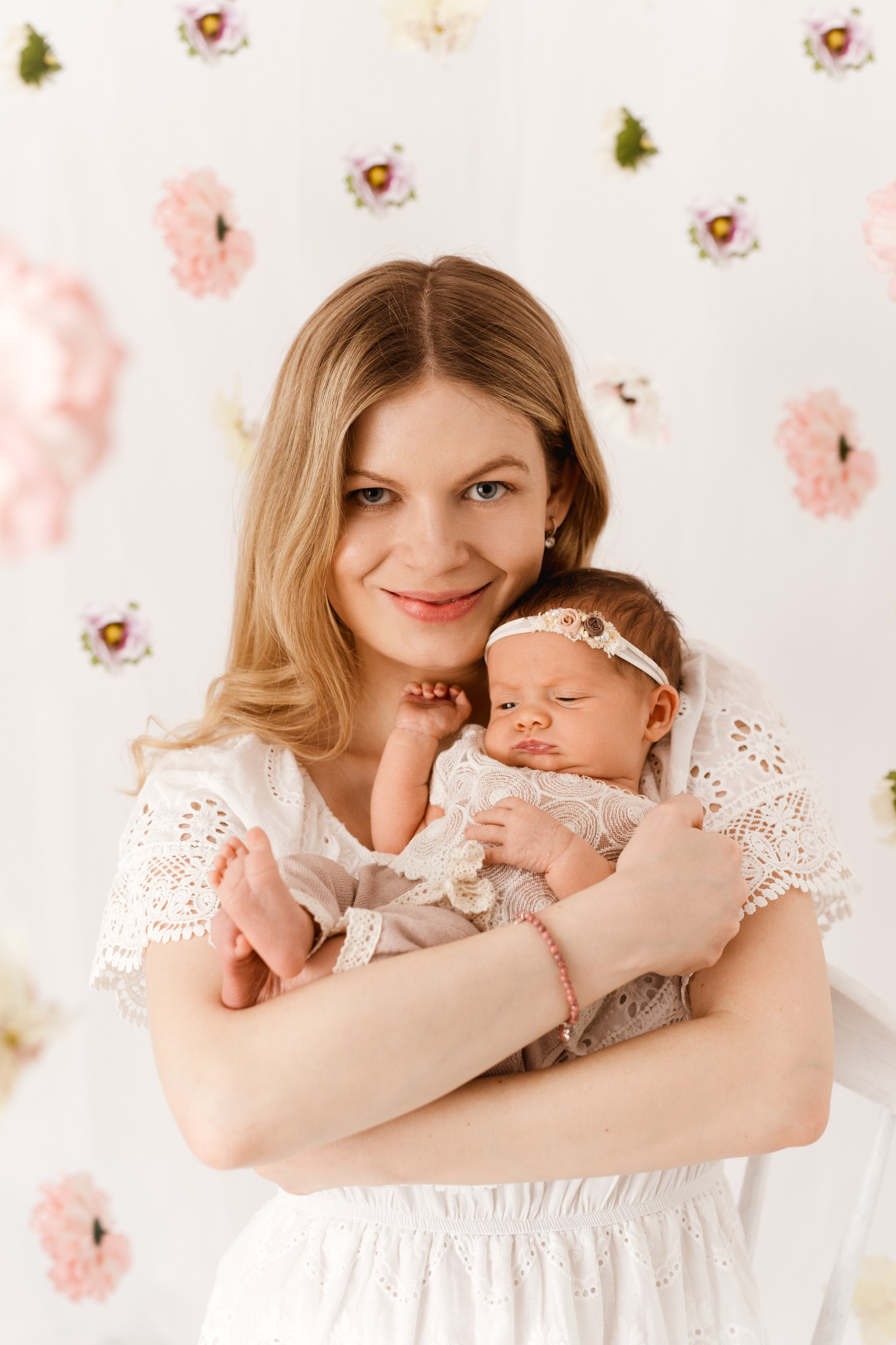 Sesja noworodkowa malutkiej Antosi. Fotograf Łódź - sesja ciążowa, noworodkowa, dziecięca. Studio w Łodzi