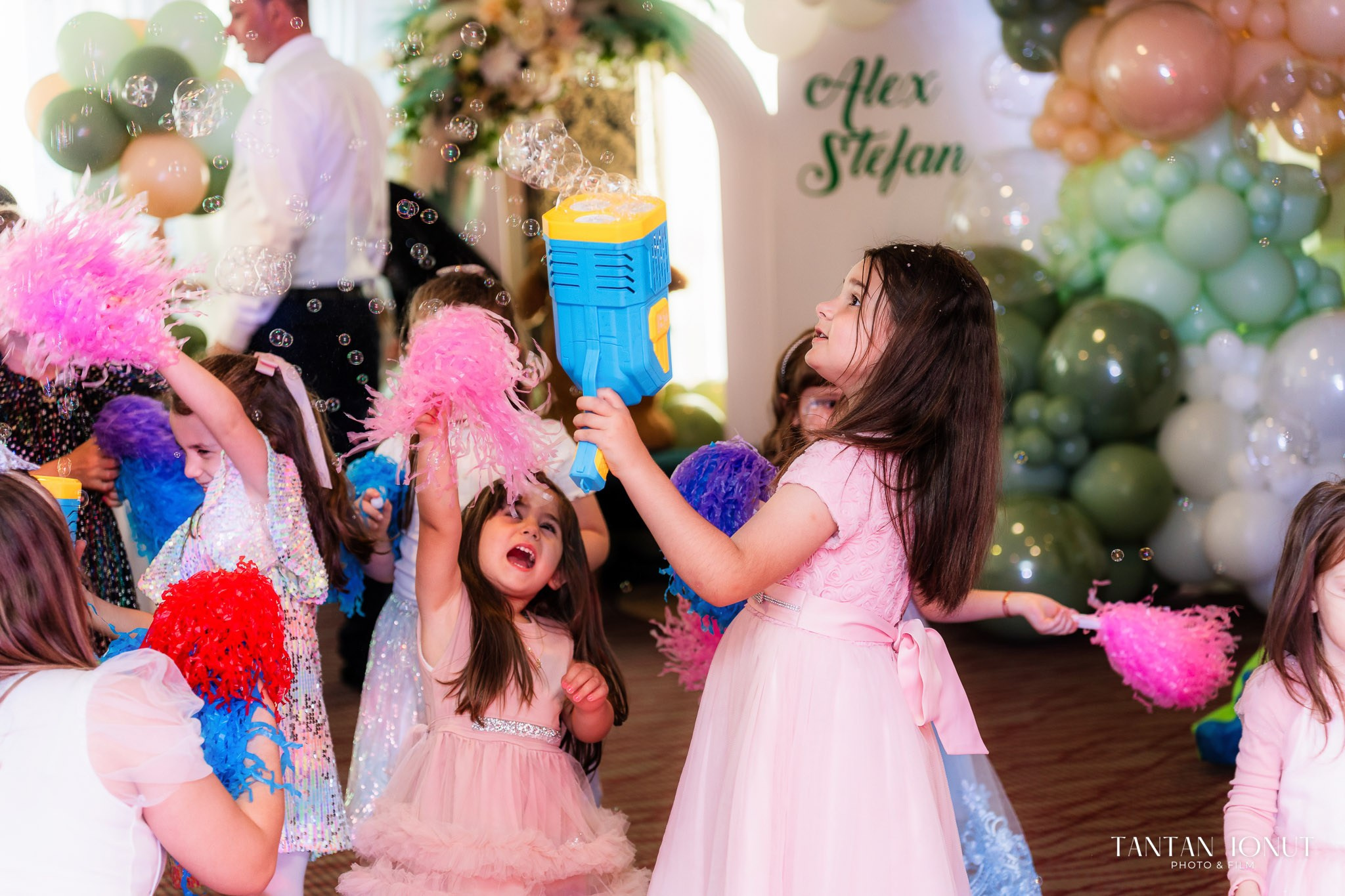 Amintiri de Neuitat la Botez - Ionut Tantan Foto & Film. TANTAN IONUT FOTO & FILM