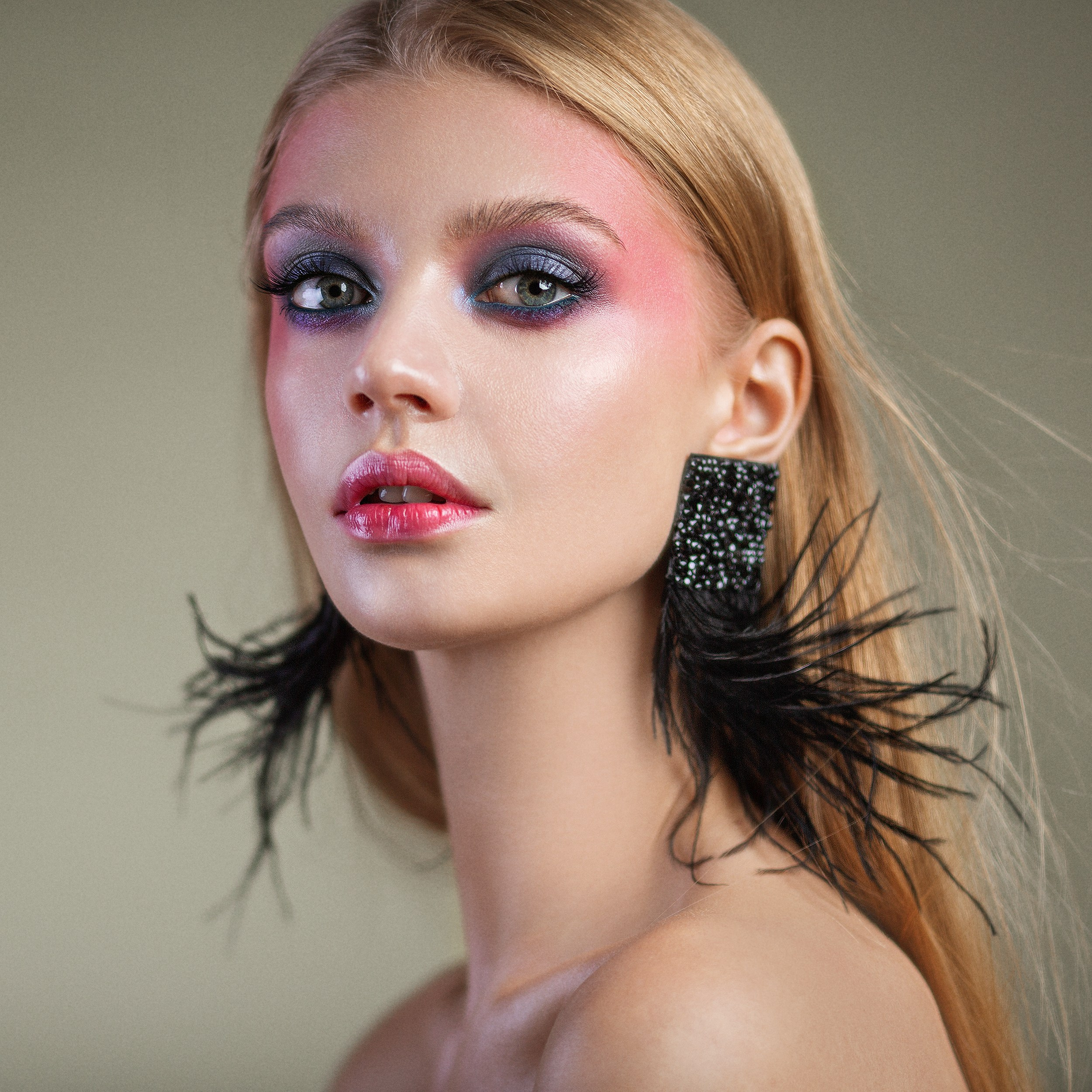 Makeup for photoshoot, engagement photos makeup, professional photosession hairstyling. Makeup artist and Hair stylist in London