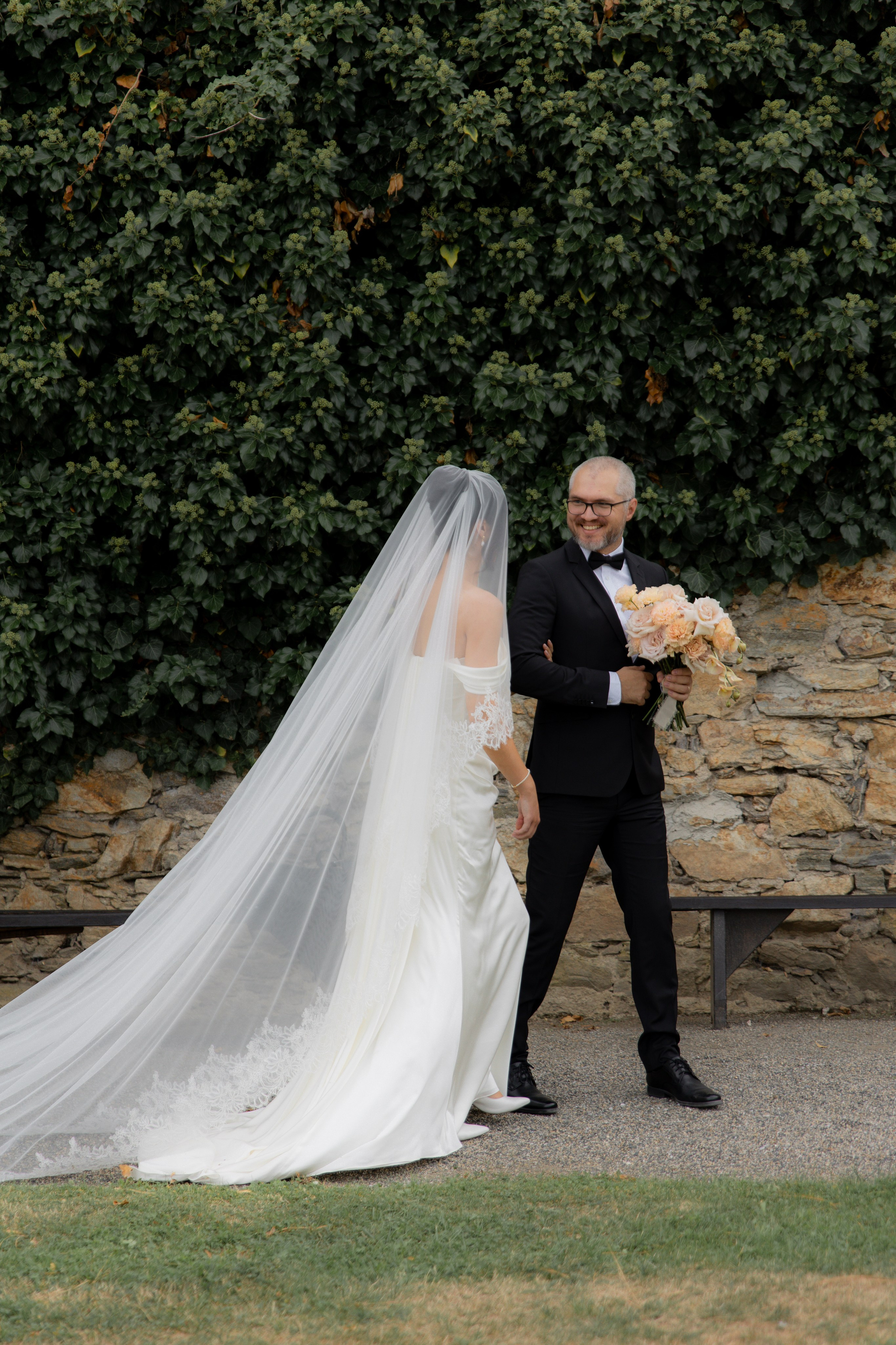Elegant Castle Wedding in Austria | Alwin & Ruth’s Fairytale Celebration. Wedding photographer and videographer based in Timisoara, Romania