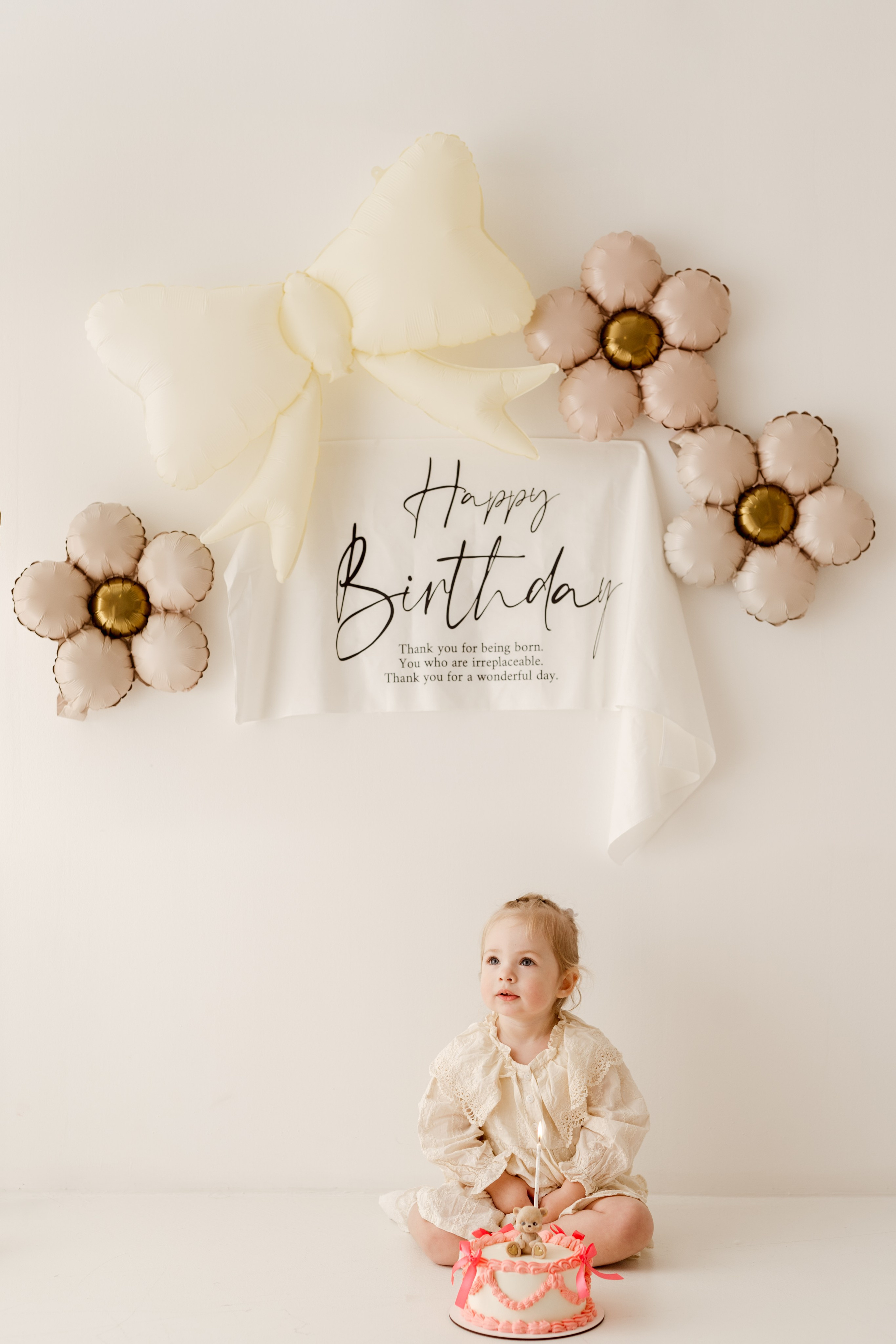 Sesja urodzinowa dziecięca. Fotograf Łódź - sesja ciążowa, noworodkowa, dziecięca. Studio w Łodzi