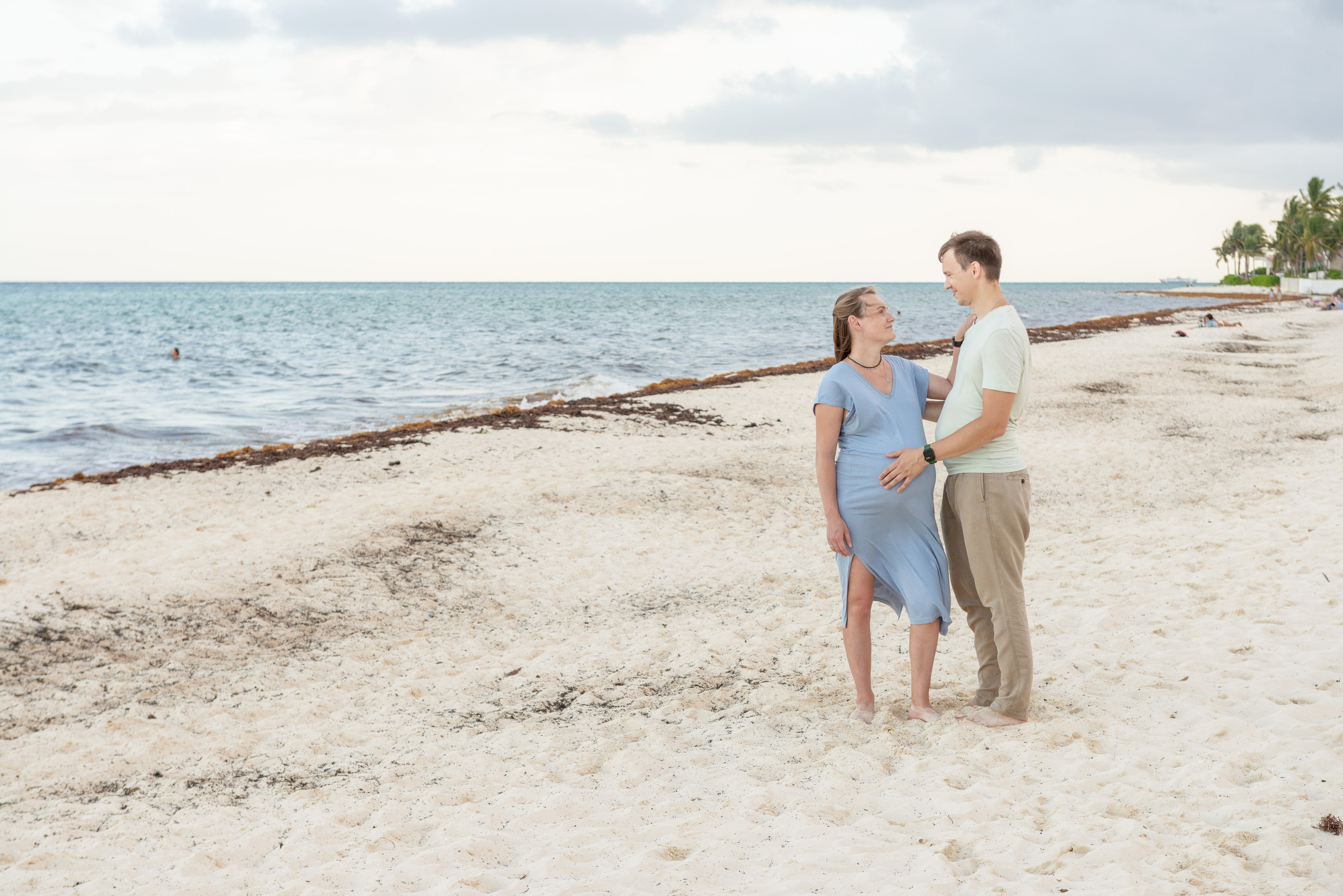 Sesión de Fotos Familiar de Embarazo: La Espera de un Nuevo Milagro. FOTÓGRAFO MÉXICO QUINTANA ROO